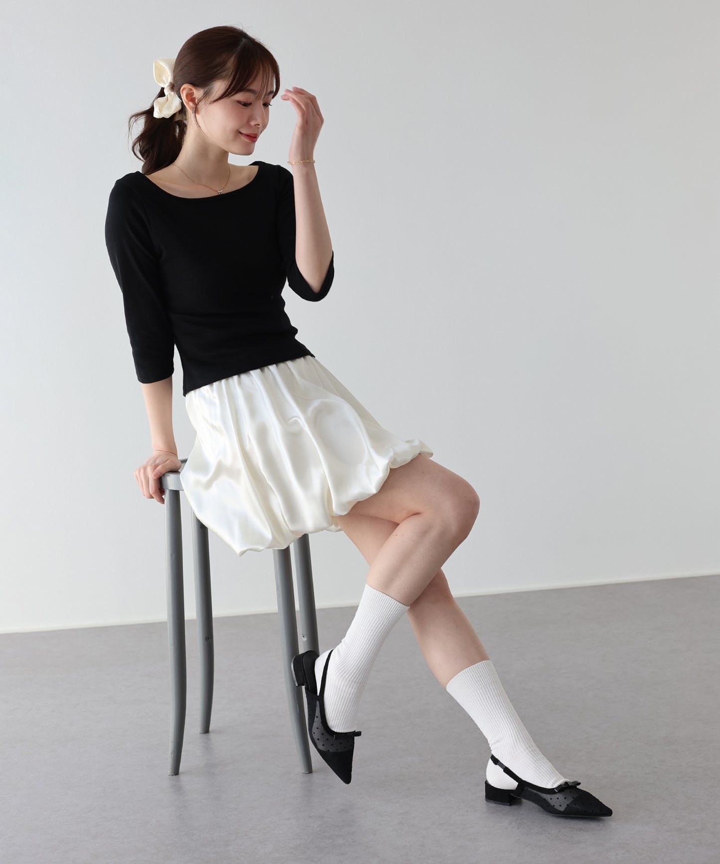 サテンバルーンミニスカート