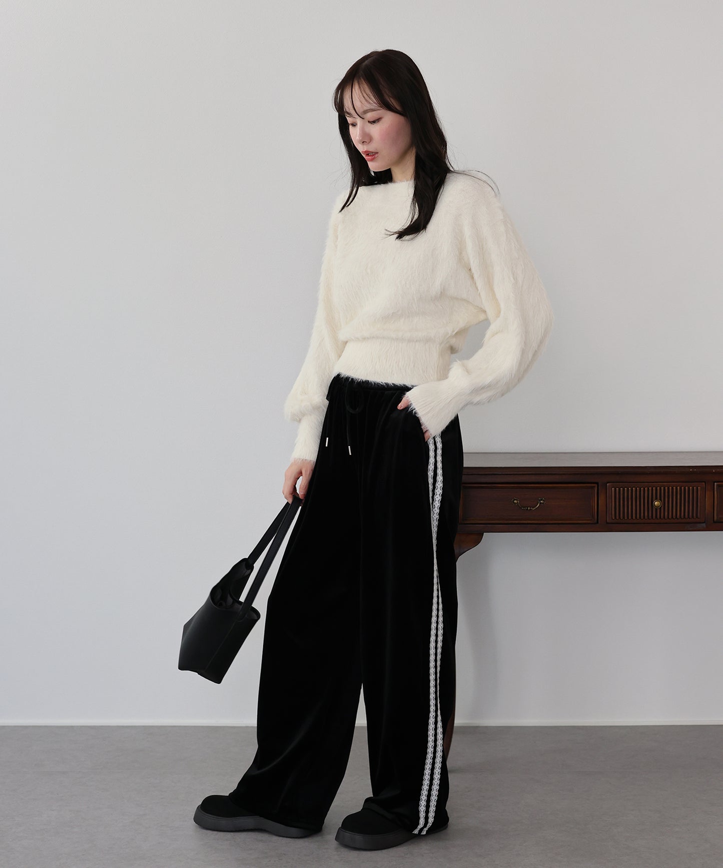 【早割5％OFF】サイドレースベロアパンツ