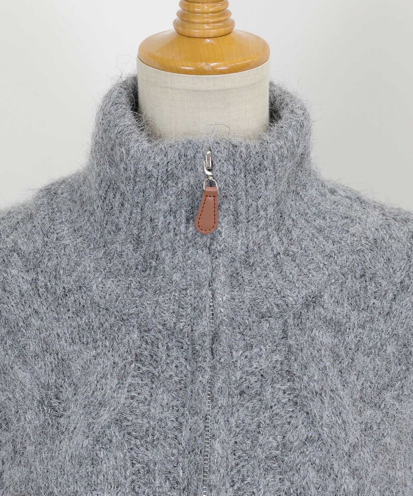 ケーブルダブルジップニット