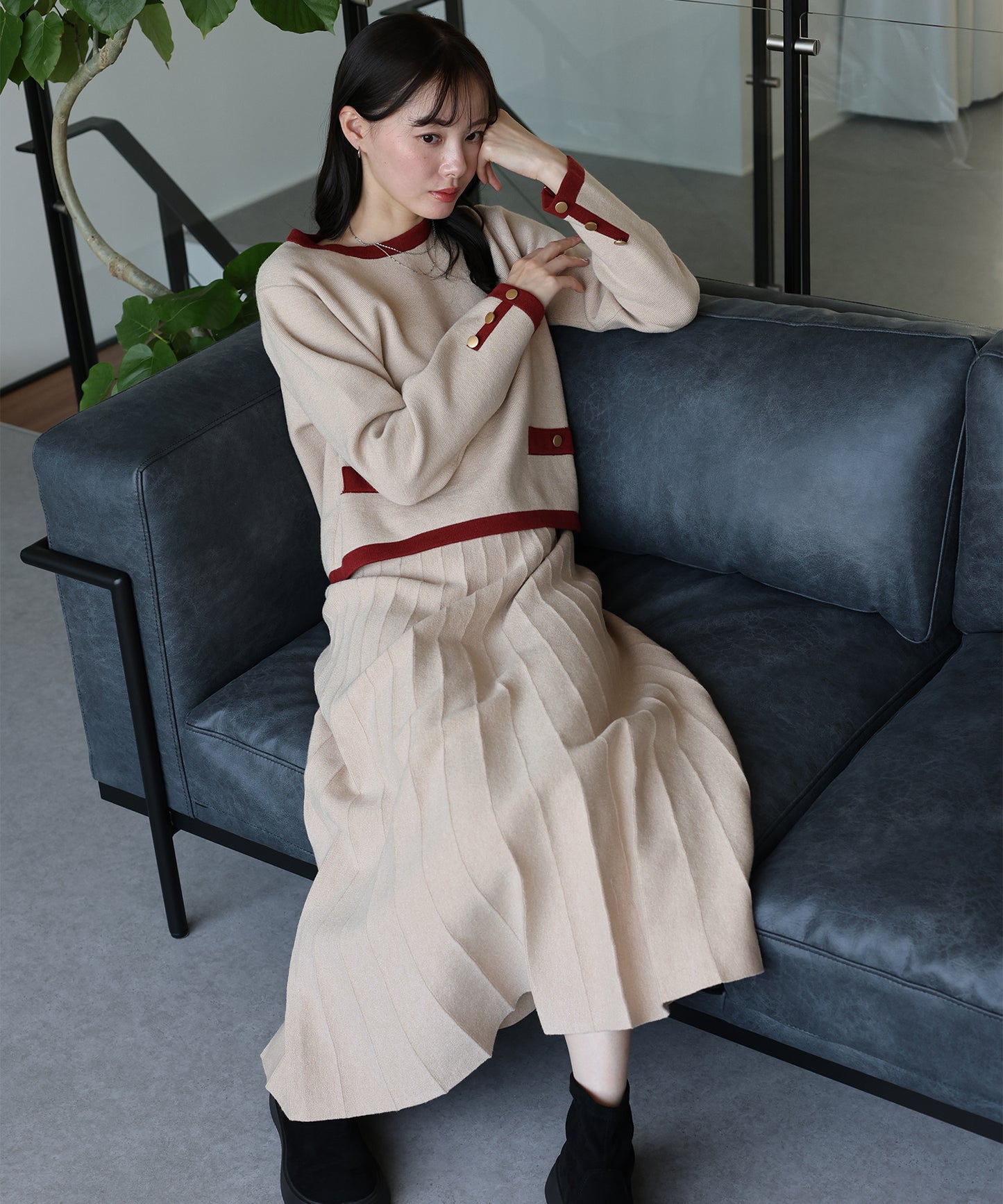 配色ニットプルオーバー＆プリーツスカート