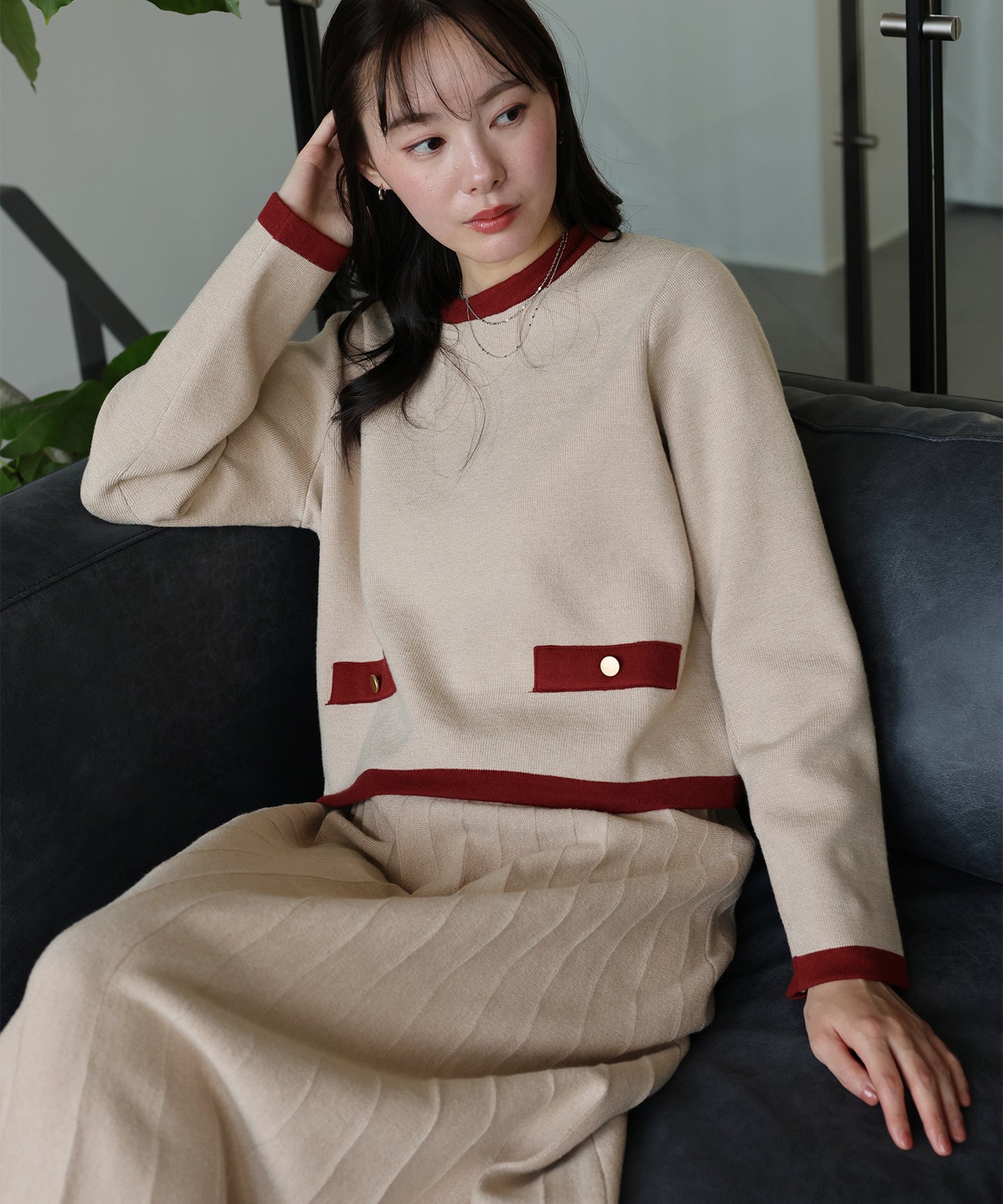 配色ニットプルオーバー＆プリーツスカート