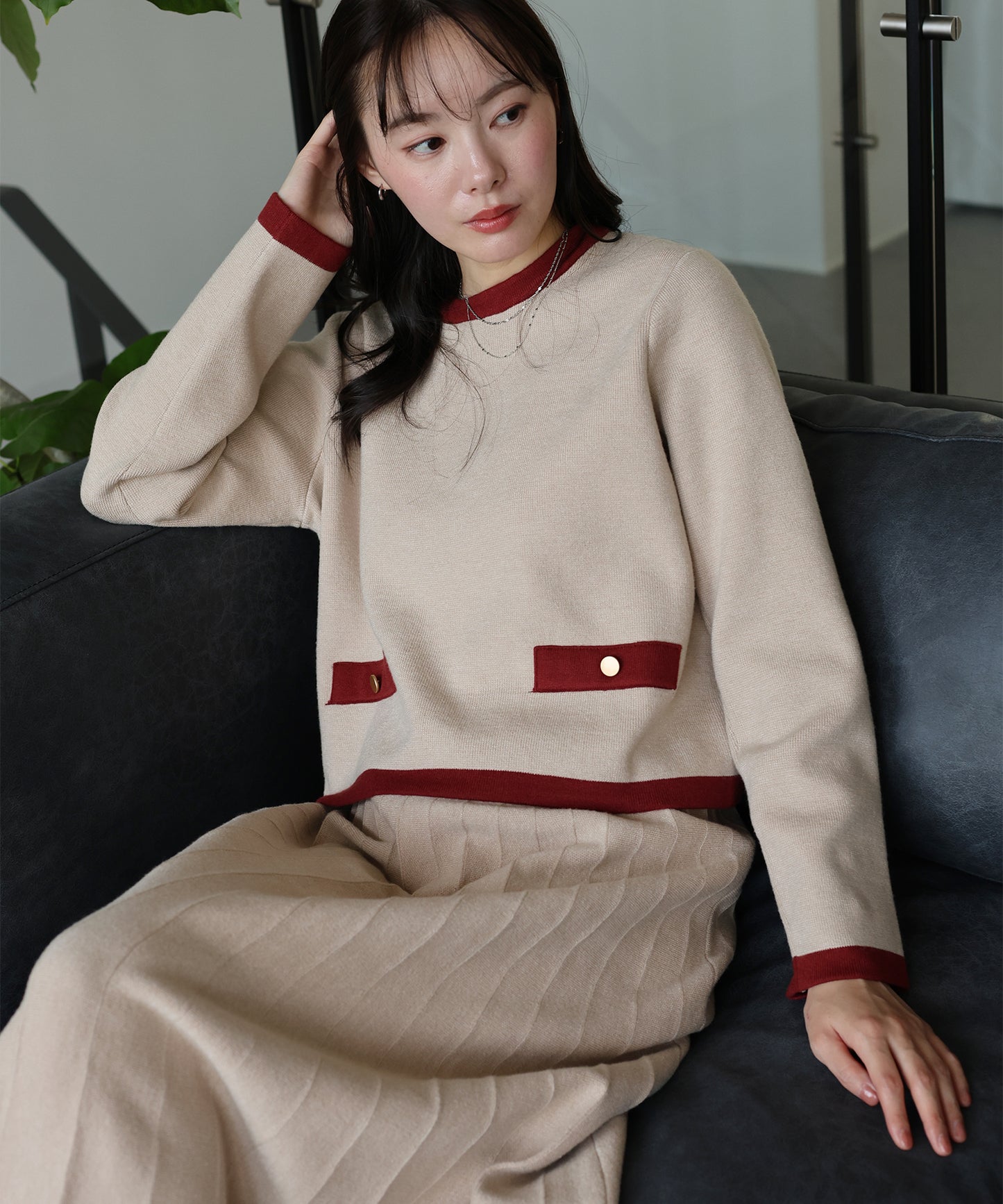 配色ニットプルオーバー＆プリーツスカート