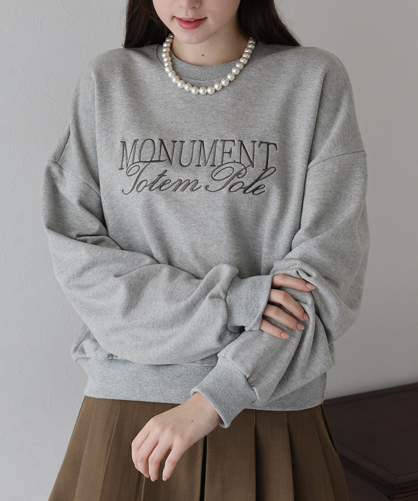 【TIME SALE】レタリング刺繍ショート丈スウェット