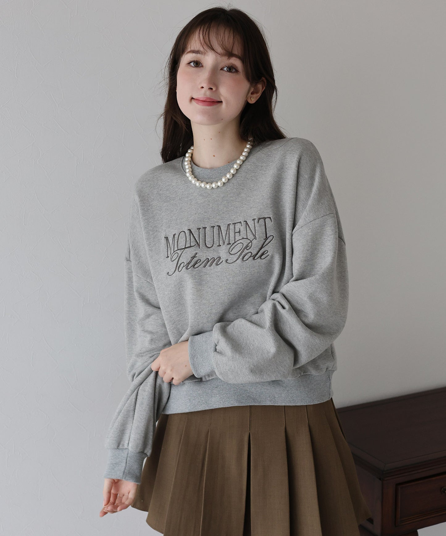 【TIME SALE】レタリング刺繍ショート丈スウェット