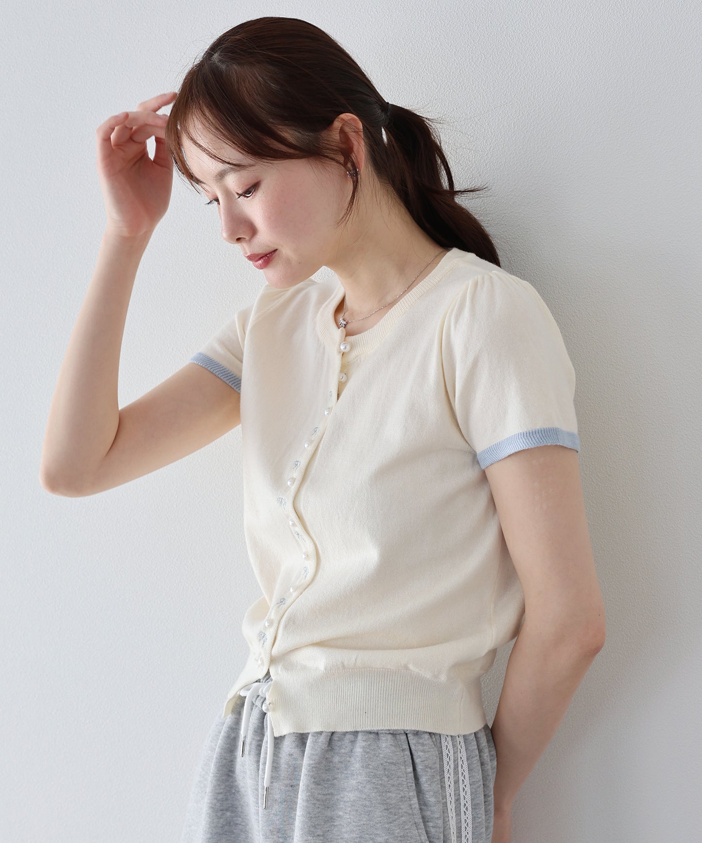 【早割5％OFF】リボン刺繍バイカラーカーディガン