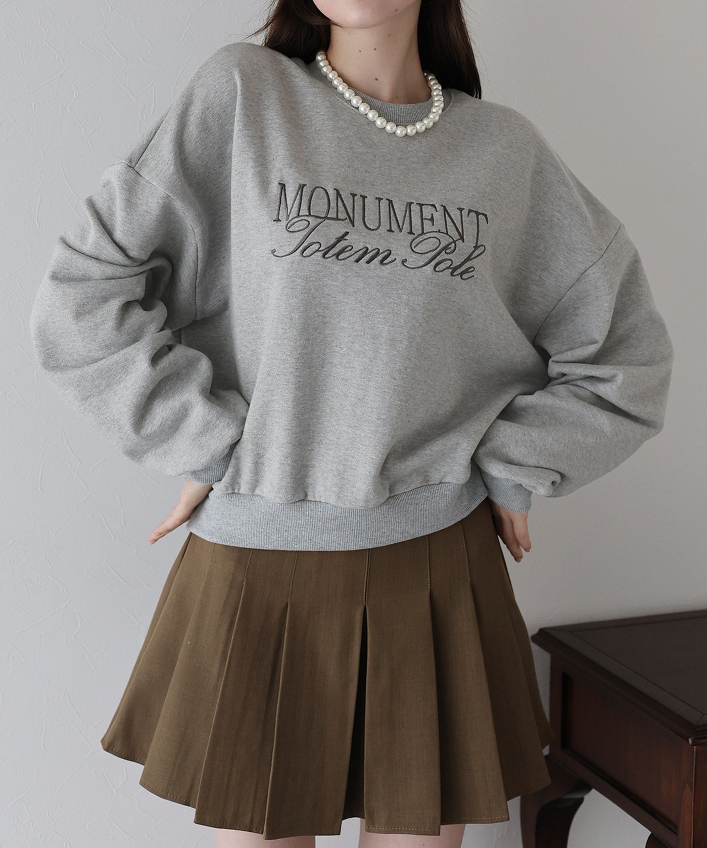 【TIME SALE】レタリング刺繍ショート丈スウェット