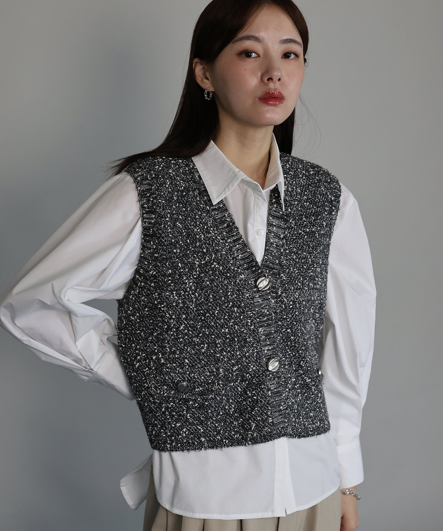 【早割5％OFF】ニュアンスボタンメランジニットベスト[ J by blue ]