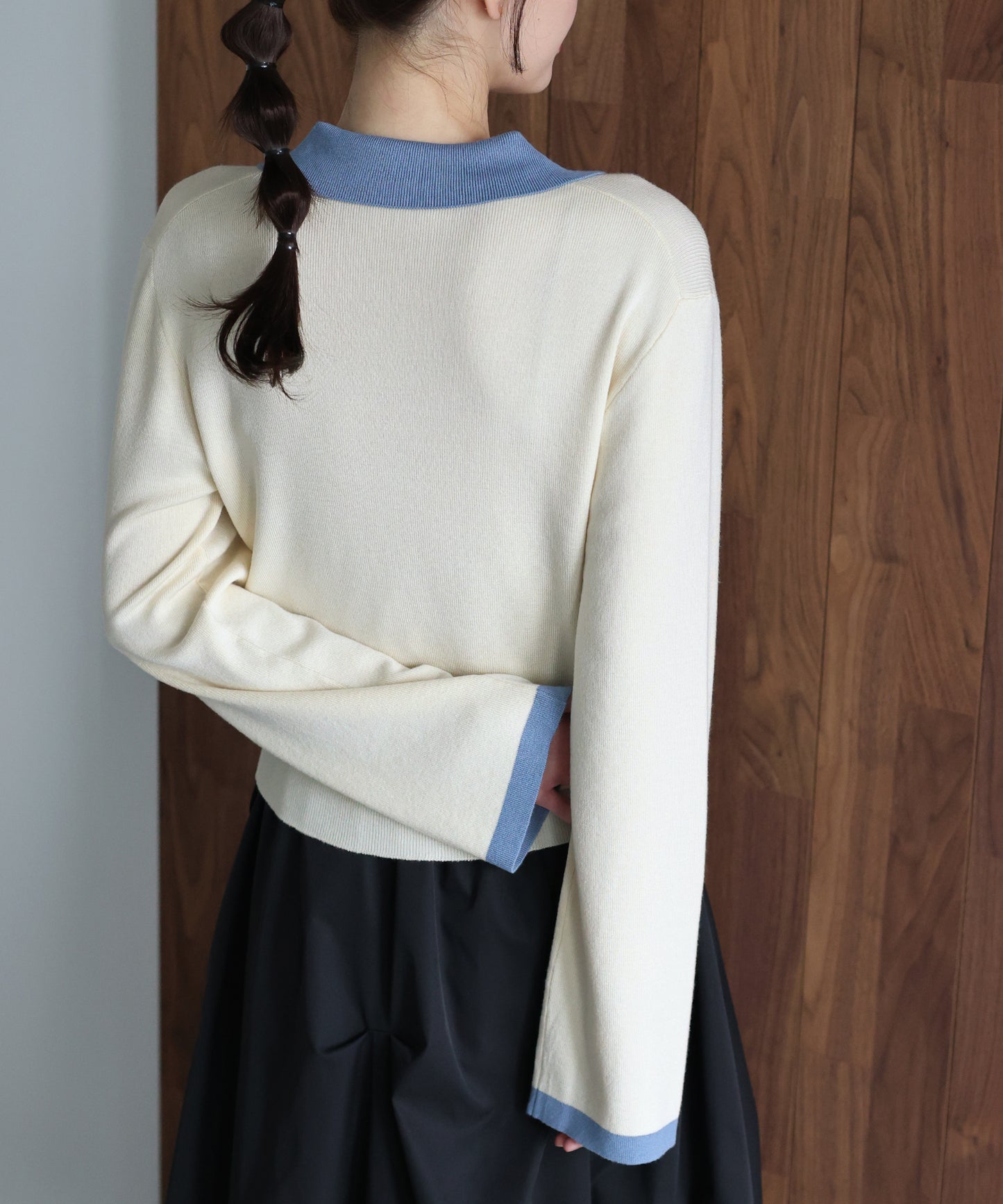 ゴールドボタン配色ポロネックニット