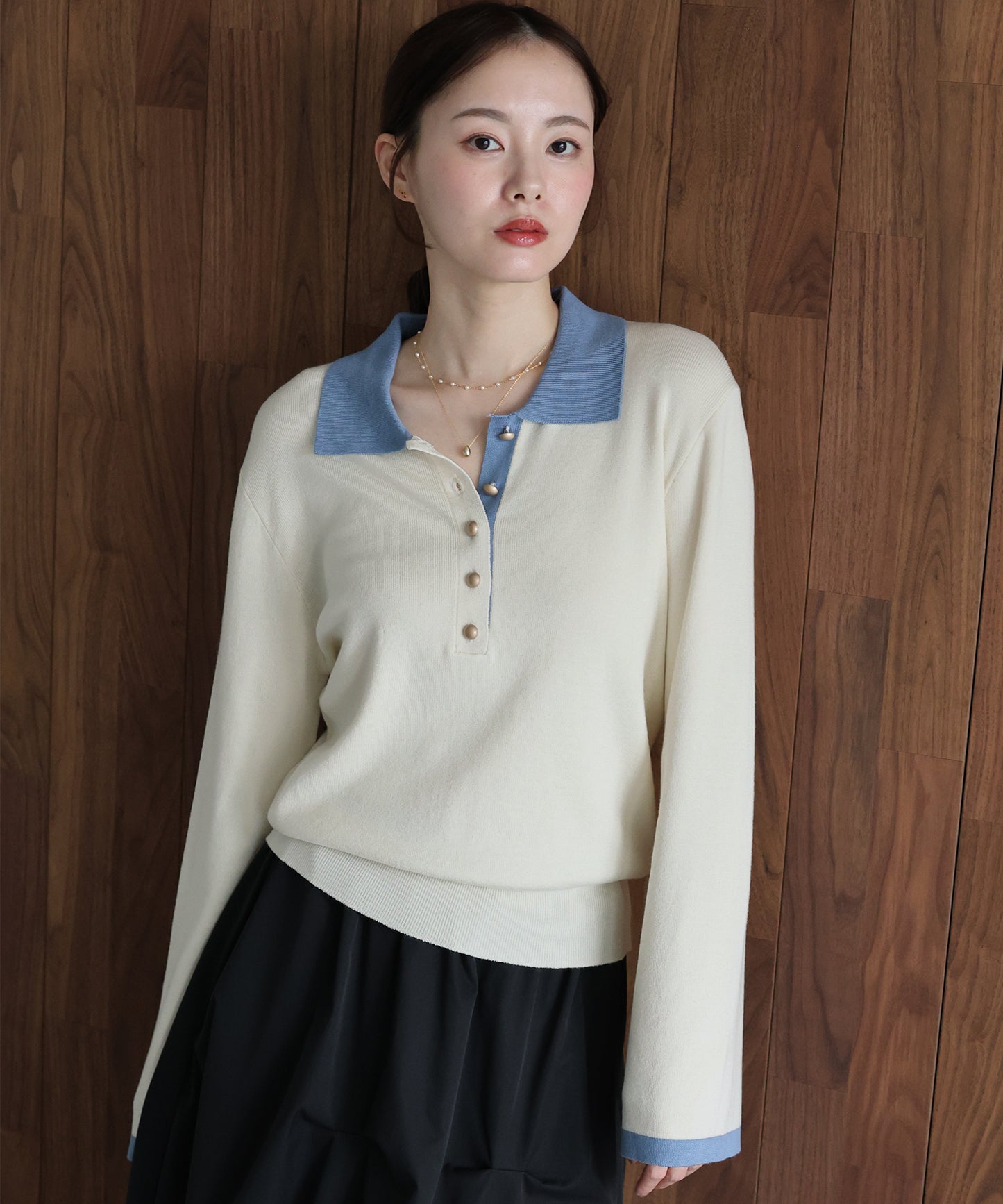 ゴールドボタン配色ポロネックニット