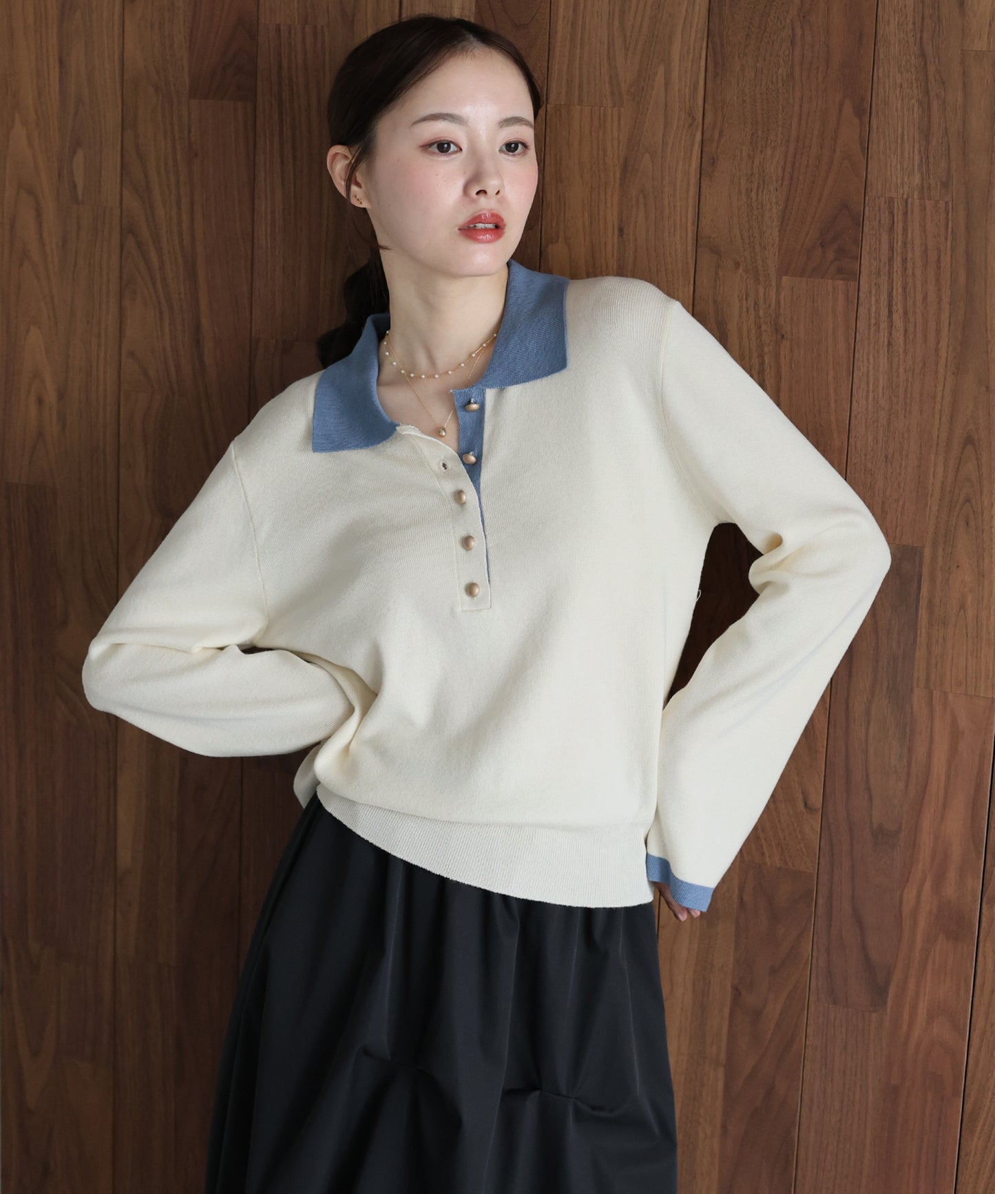 ゴールドボタン配色ポロネックニット