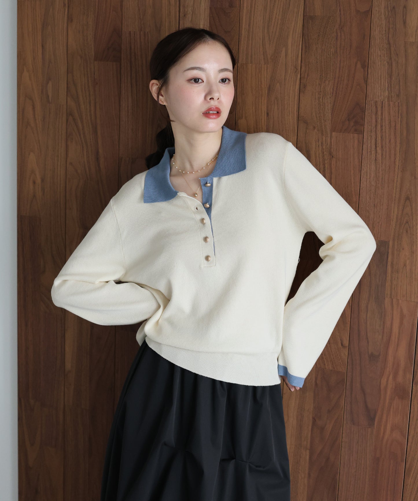 ゴールドボタン配色ポロネックニット