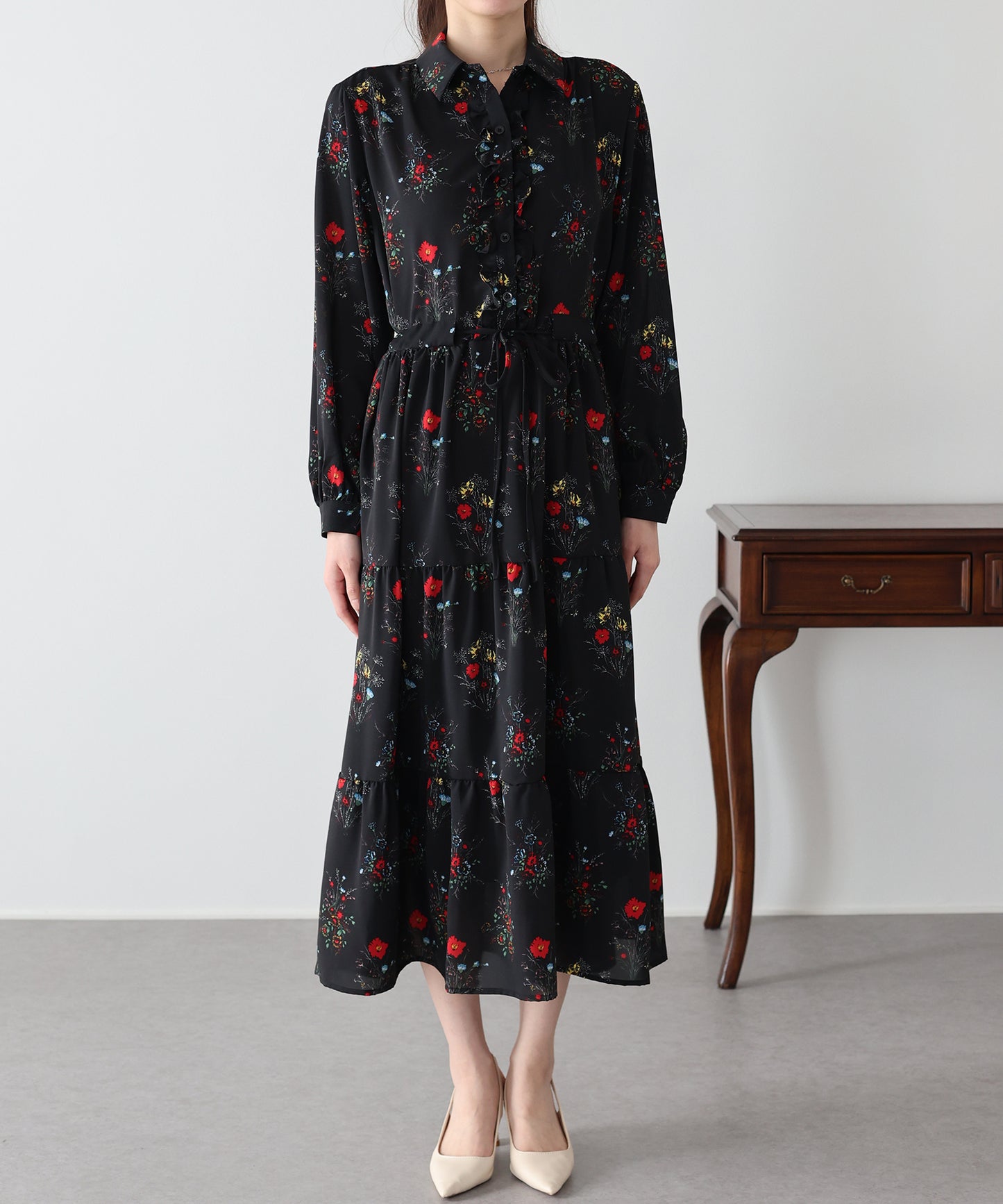 襟付きフリルワンピース