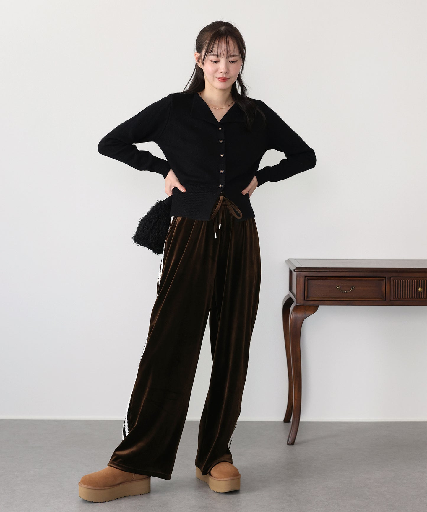 【早割5％OFF】サイドレースベロアパンツ