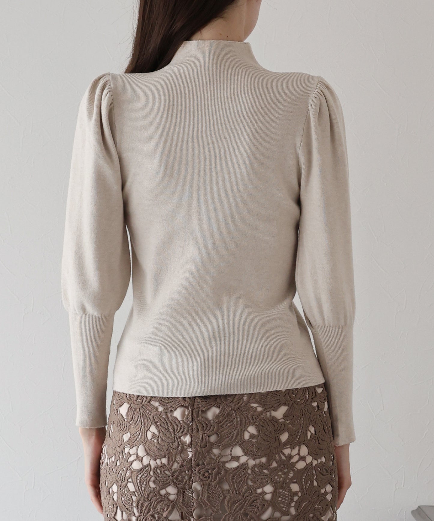 ボリュームパフスリーブニット