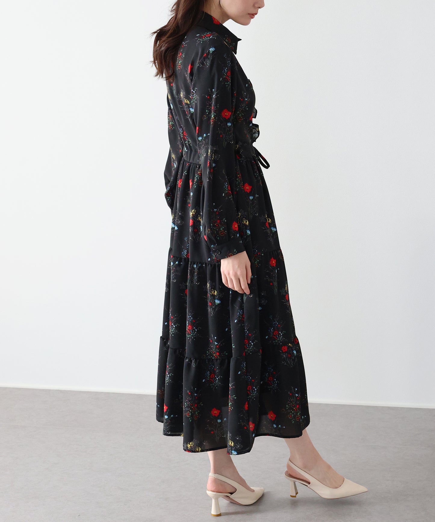 襟付きフリルワンピース