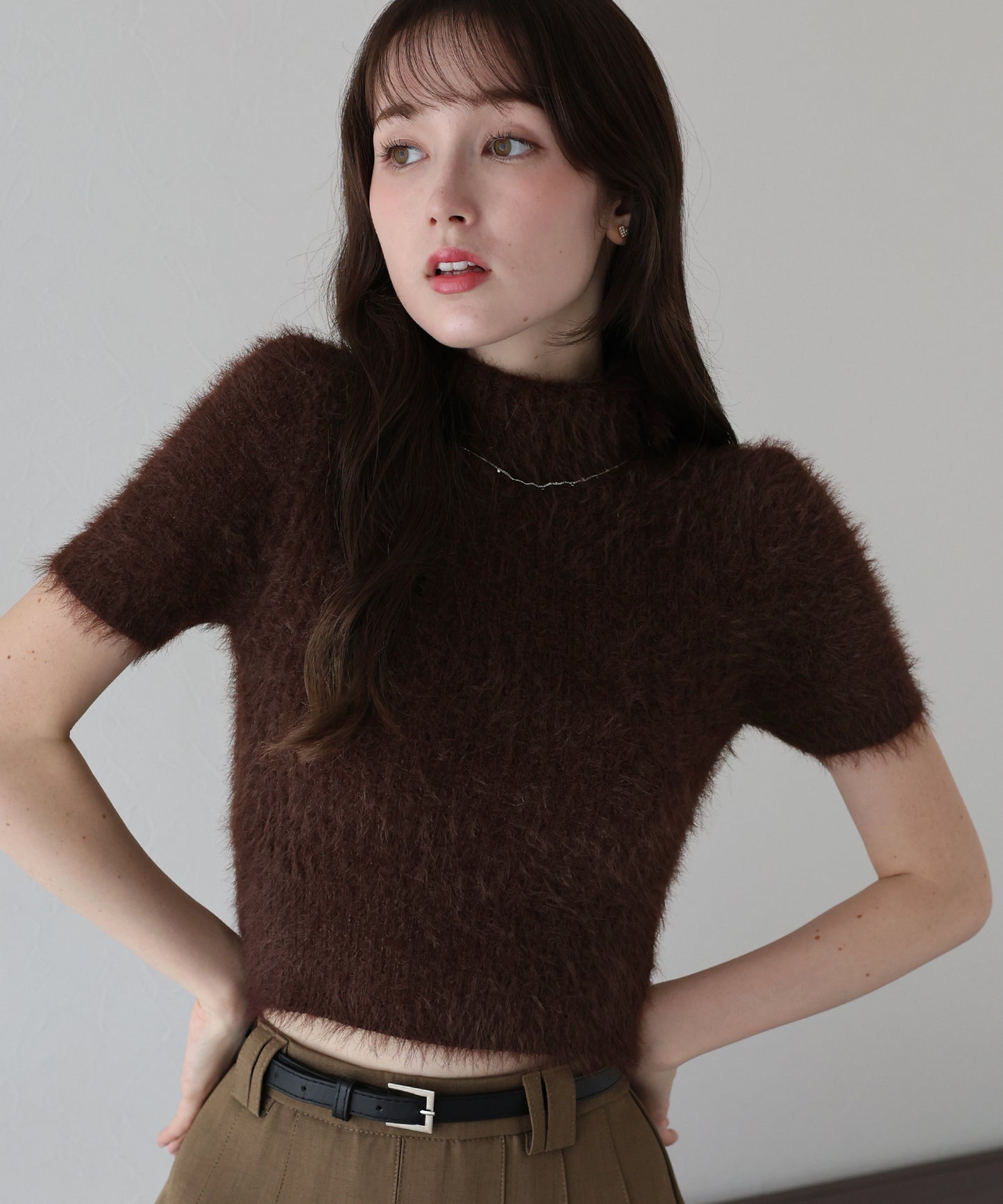 ハイネックシャギーニット