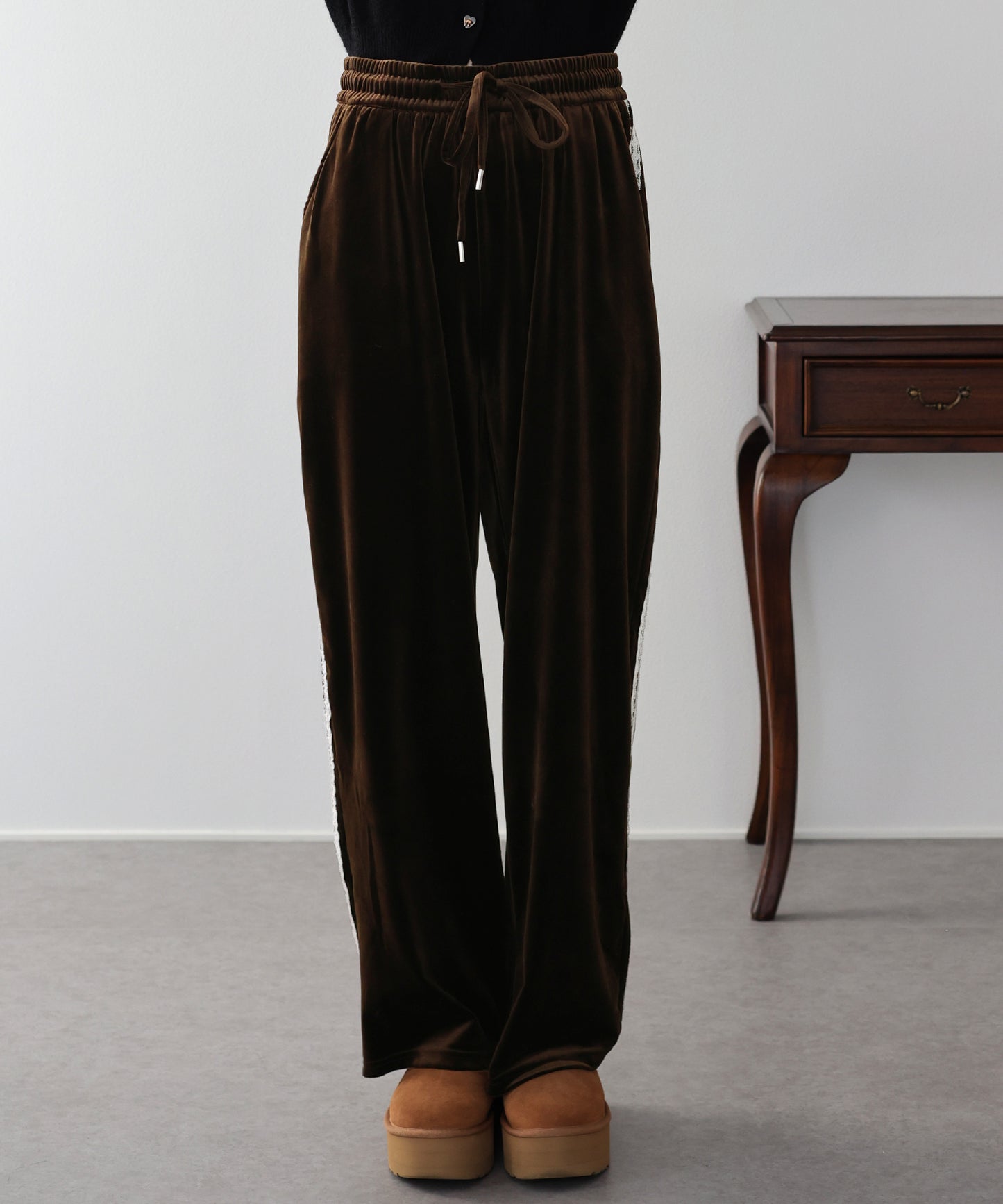 【早割5％OFF】サイドレースベロアパンツ