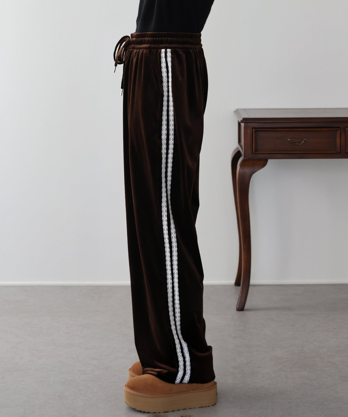 【早割5％OFF】サイドレースベロアパンツ