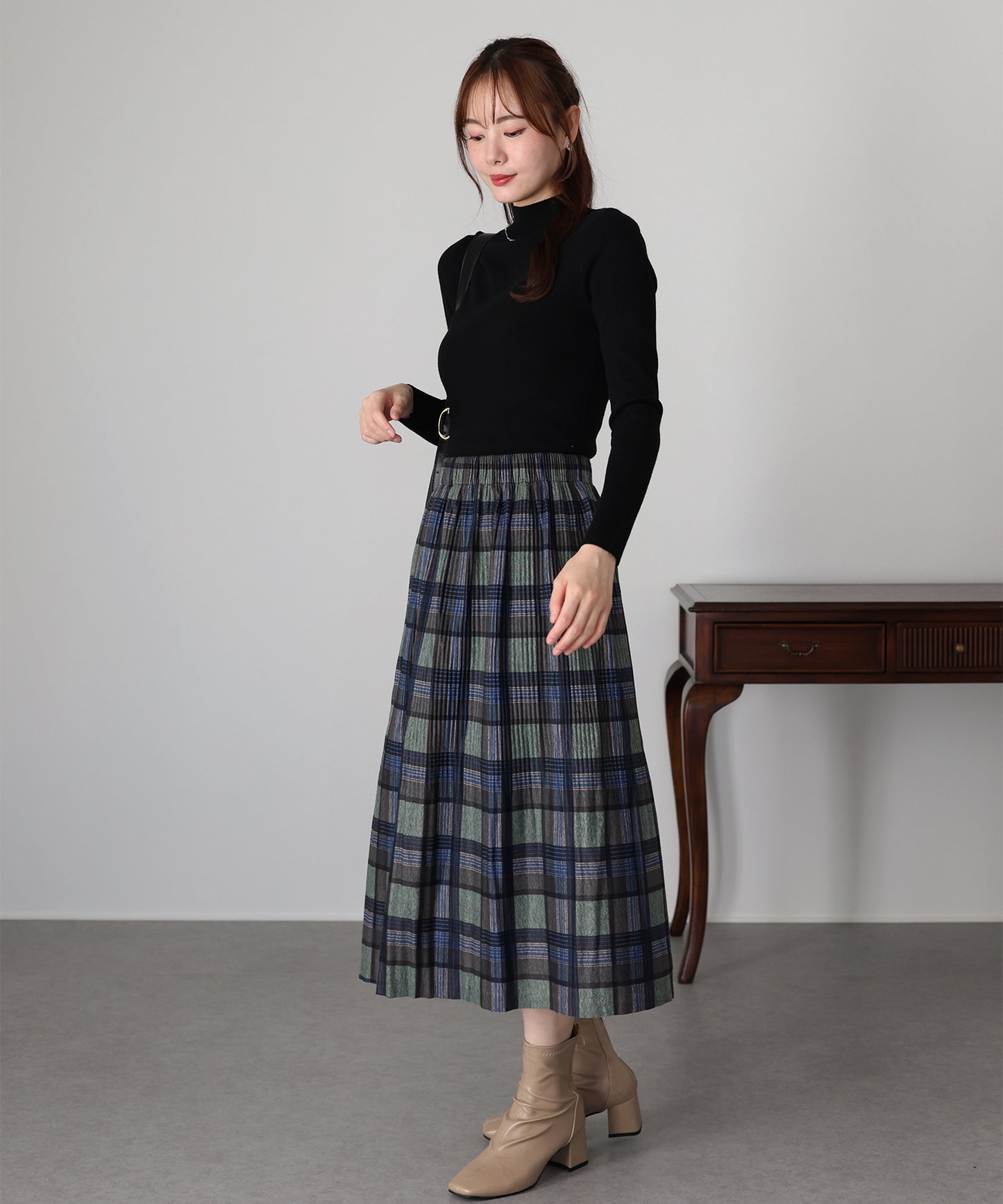 細プリーツチェックスカート