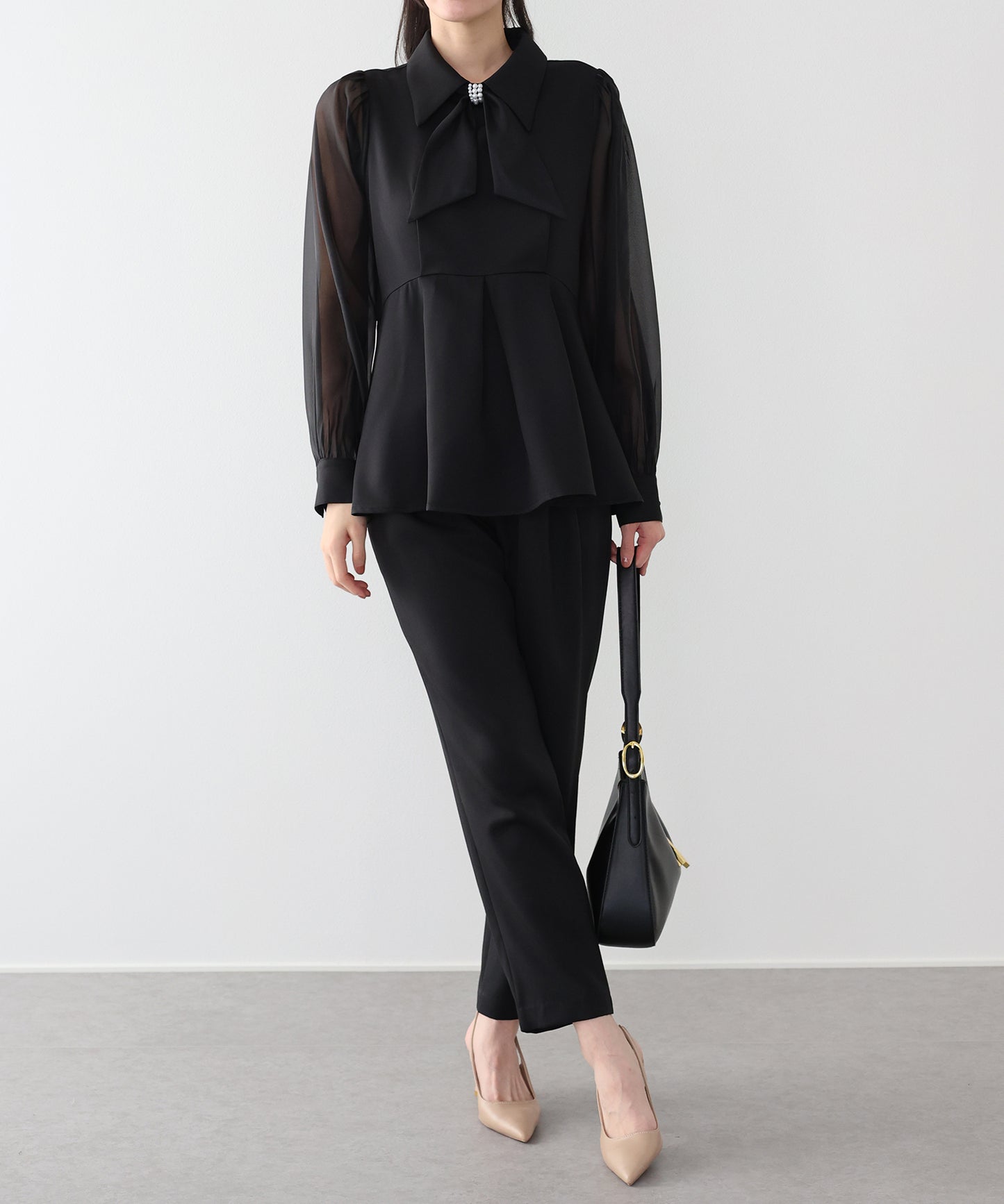 パールモチーフペプラムブラウス＆パンツセット