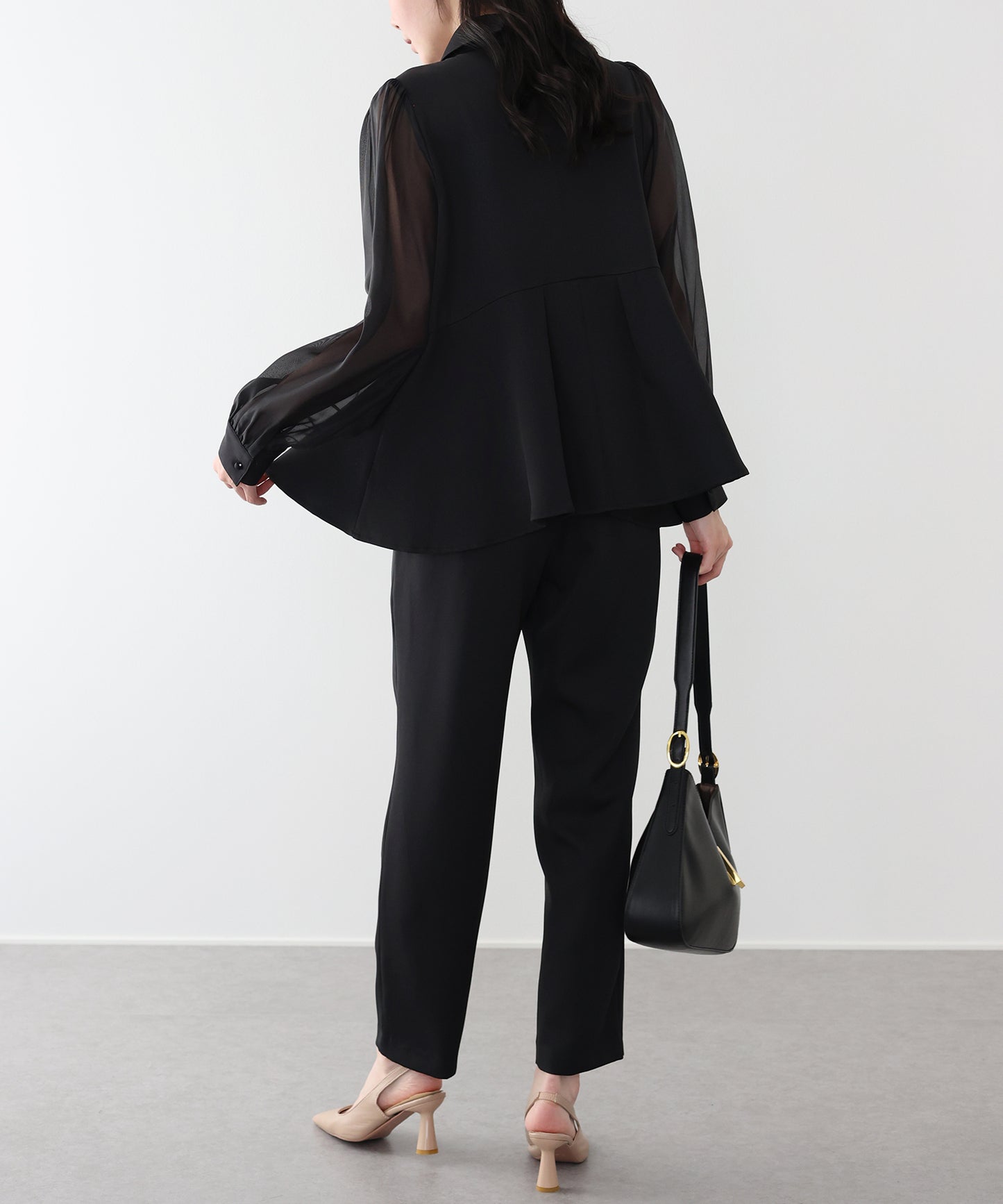 パールモチーフペプラムブラウス＆パンツセット