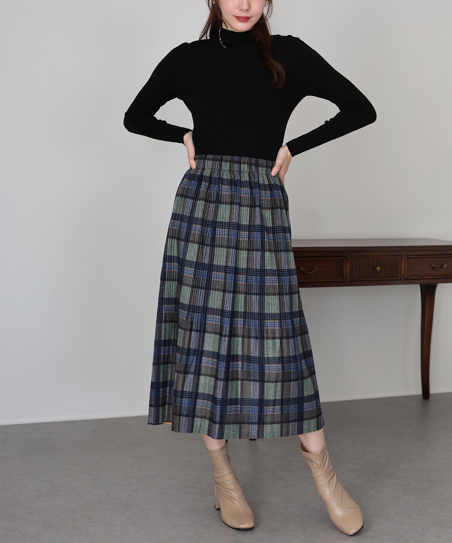 細プリーツチェックスカート