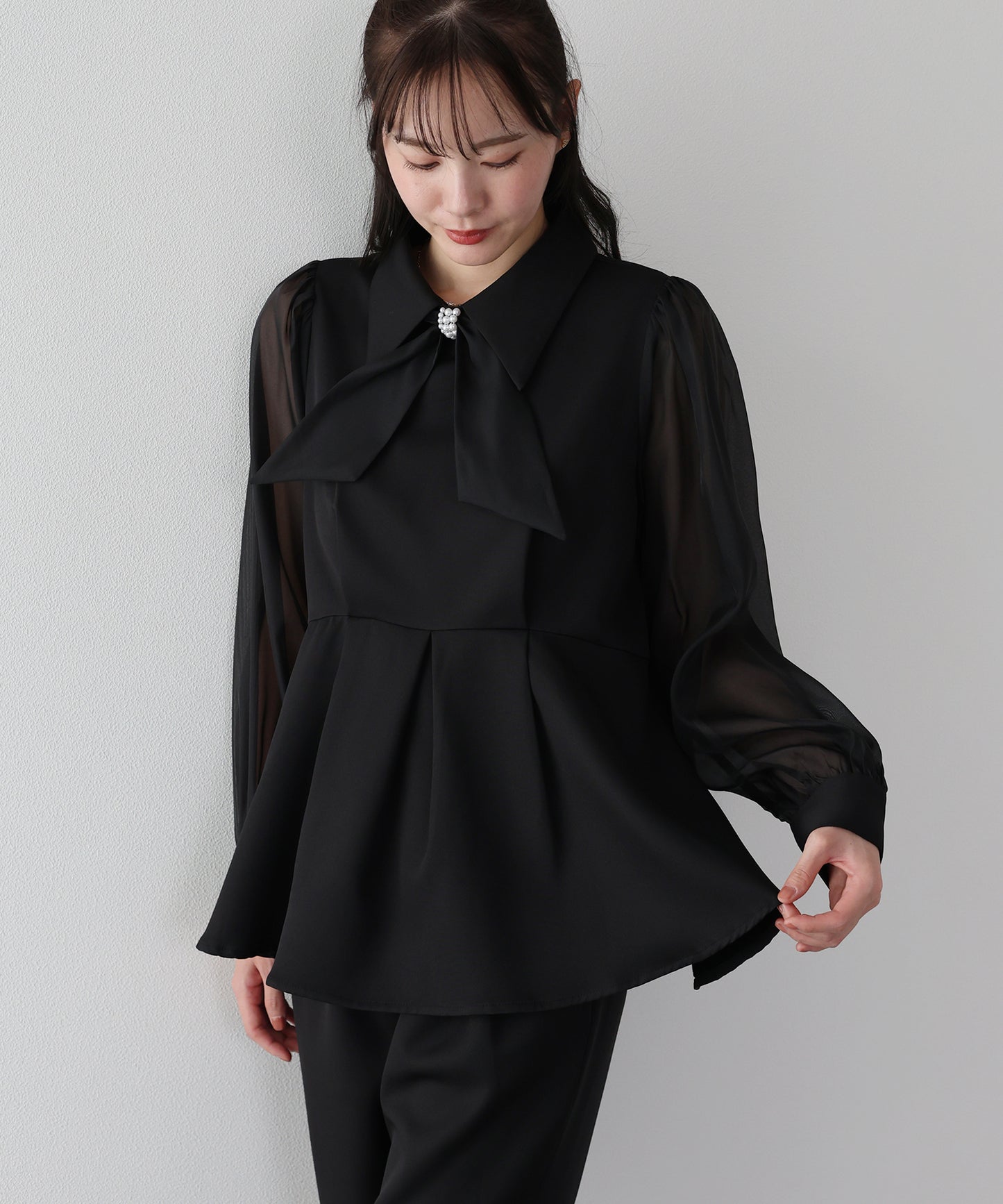 パールモチーフペプラムブラウス＆パンツセット