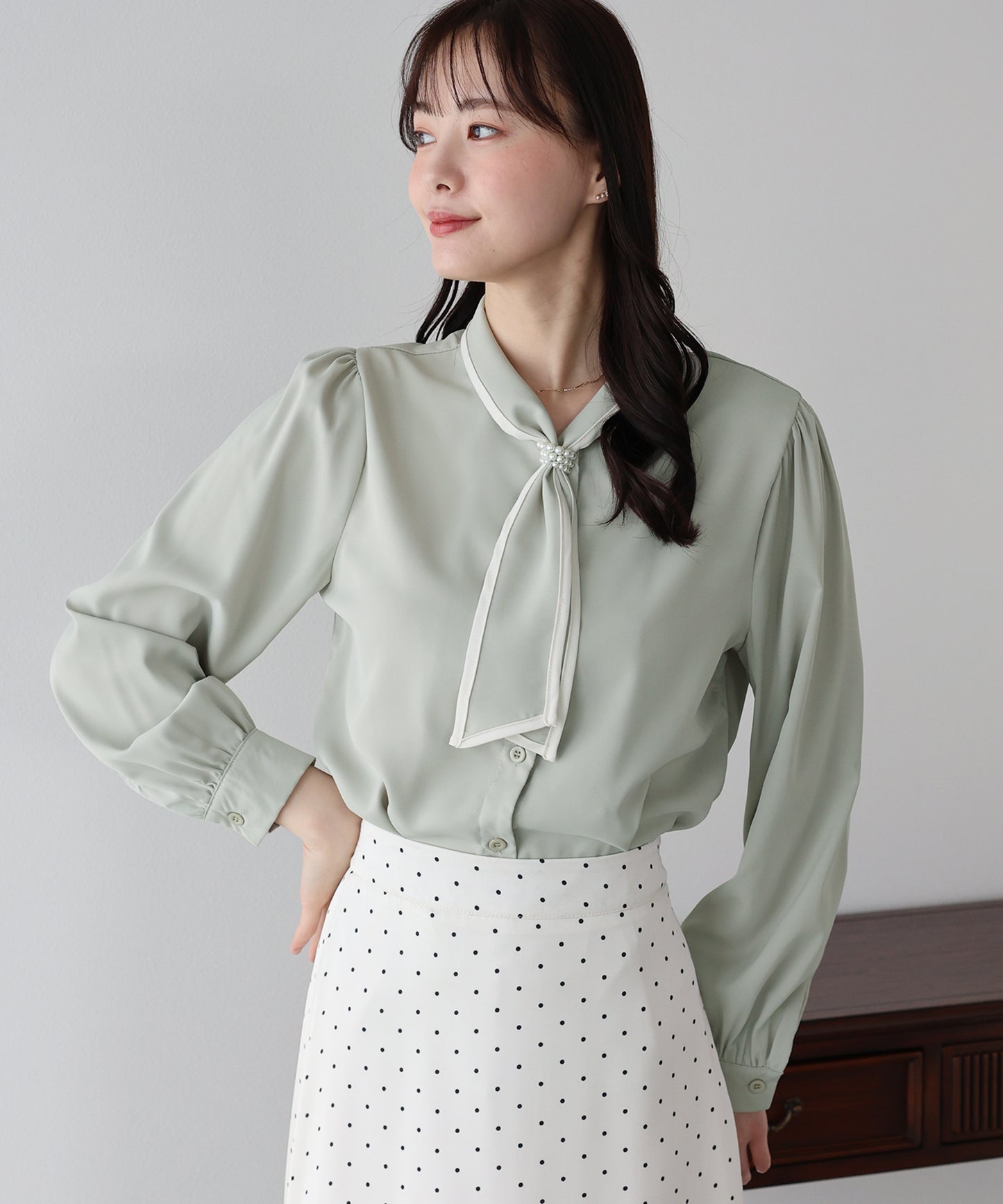 【早割5％OFF】パールバイカラーボウタイブラウス