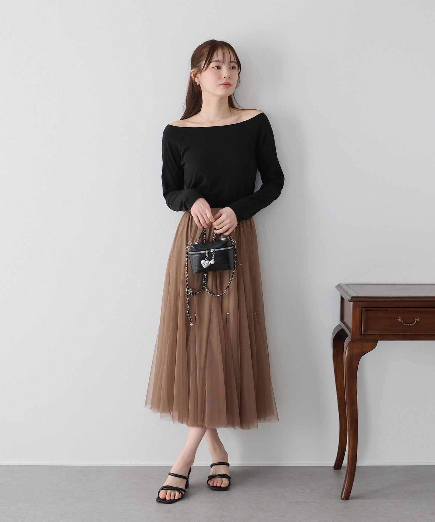 オフショルダーカットソー【ネコポス】