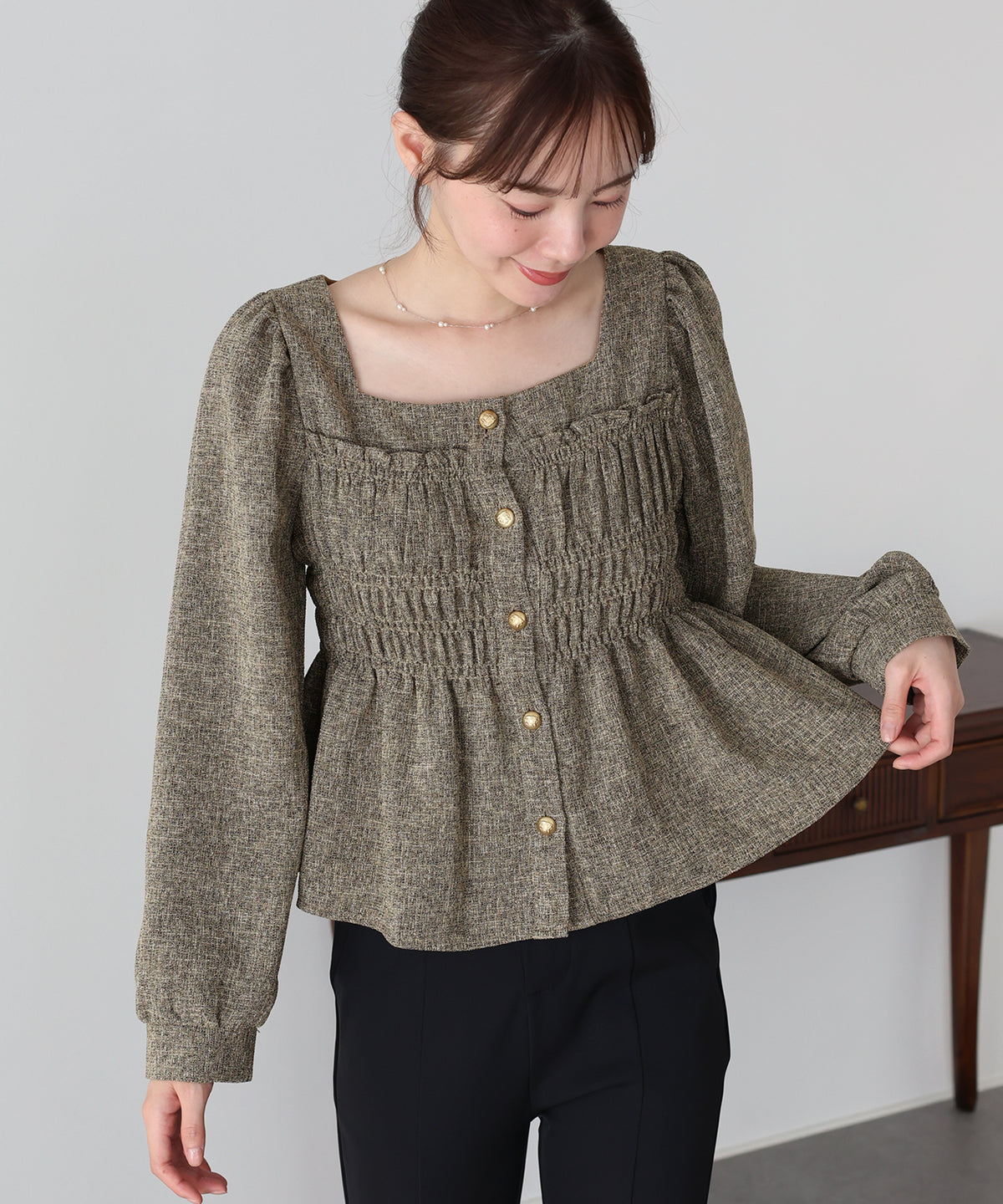 【早割5％OFF】《2サイズ展開》ツイードペプラムブラウス