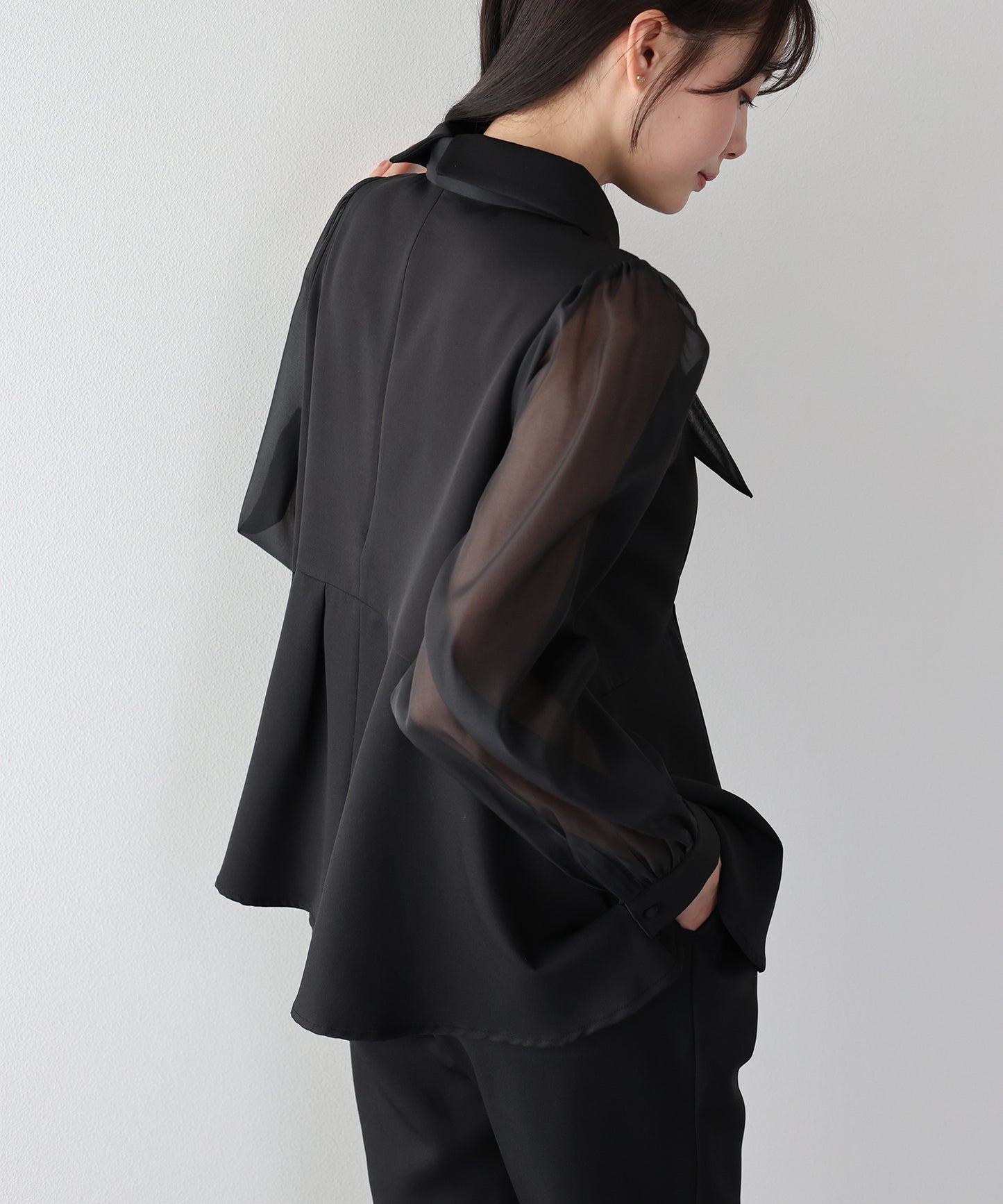 パールモチーフペプラムブラウス＆パンツセット