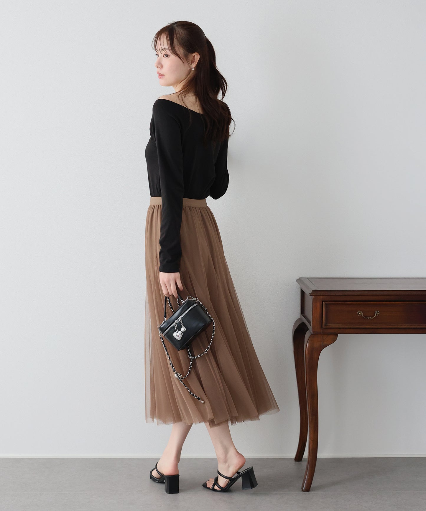 オフショルダーカットソー【ネコポス】