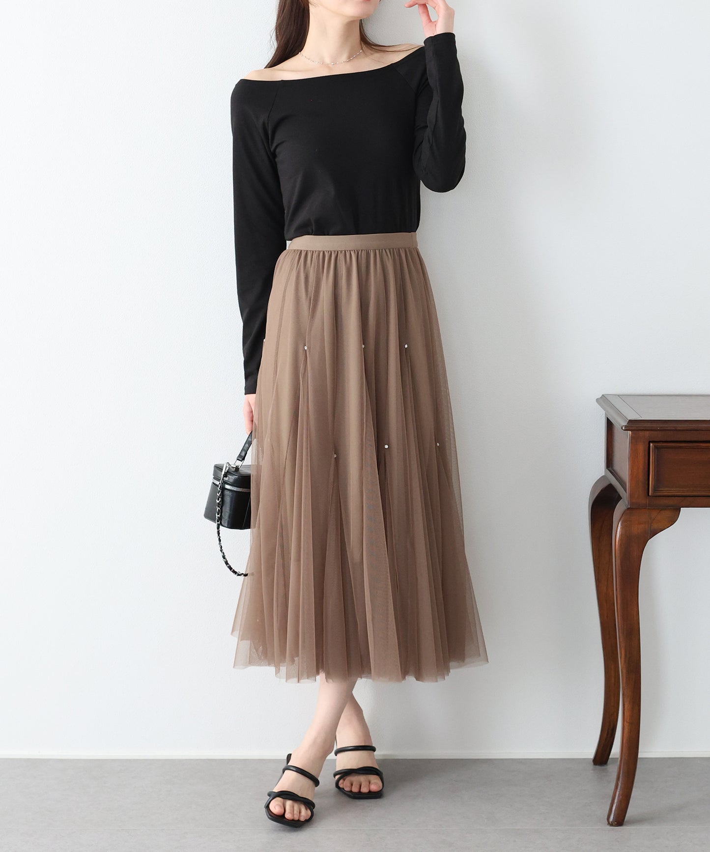 ビジュー付きチュールスカート