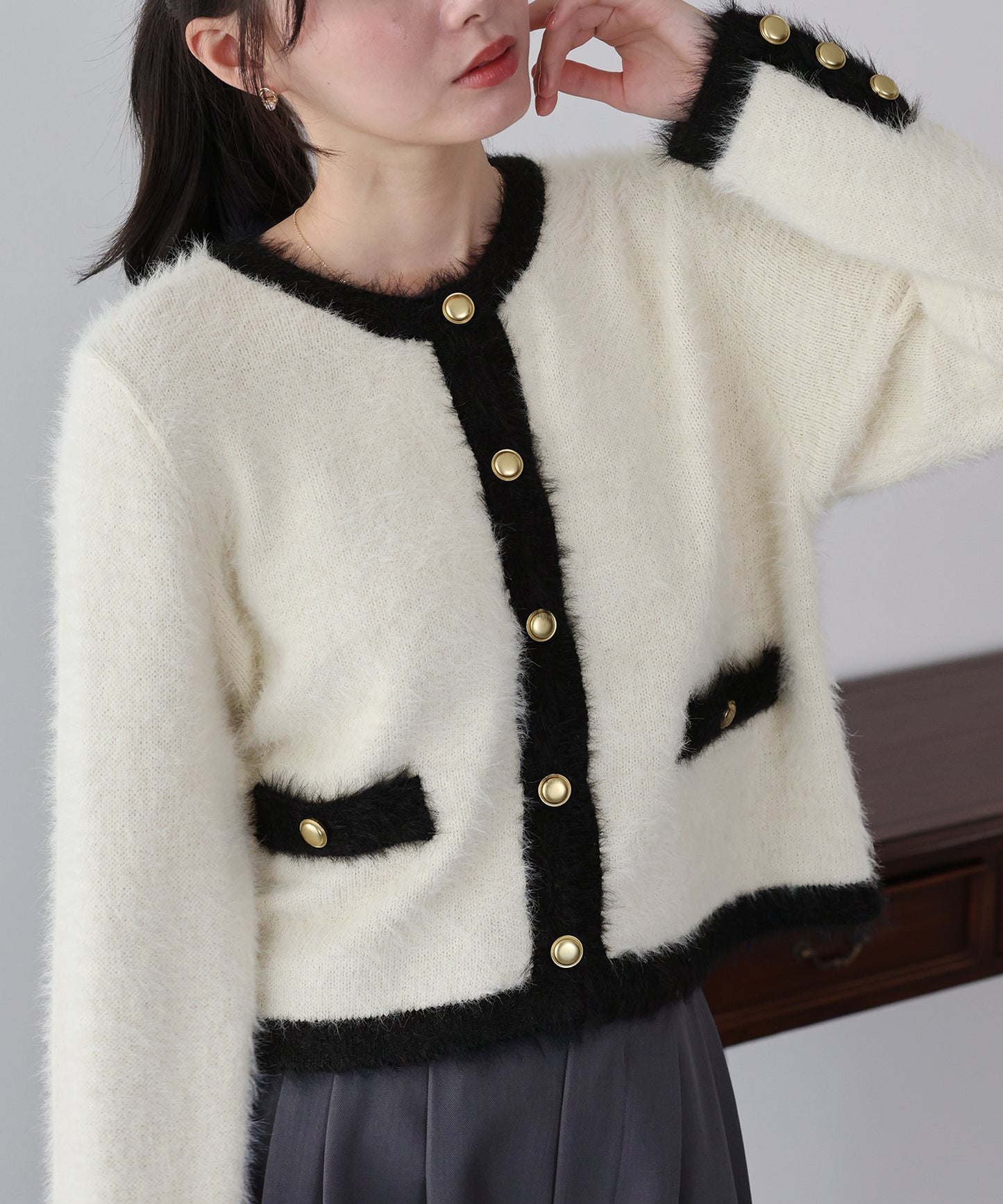 金ボタンシャギーニットジャケット