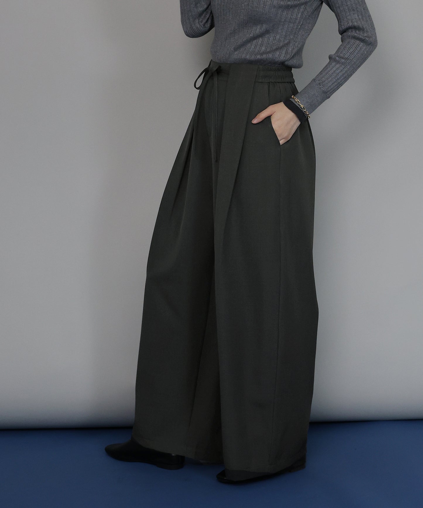 [J by blue]タックワイドパンツ