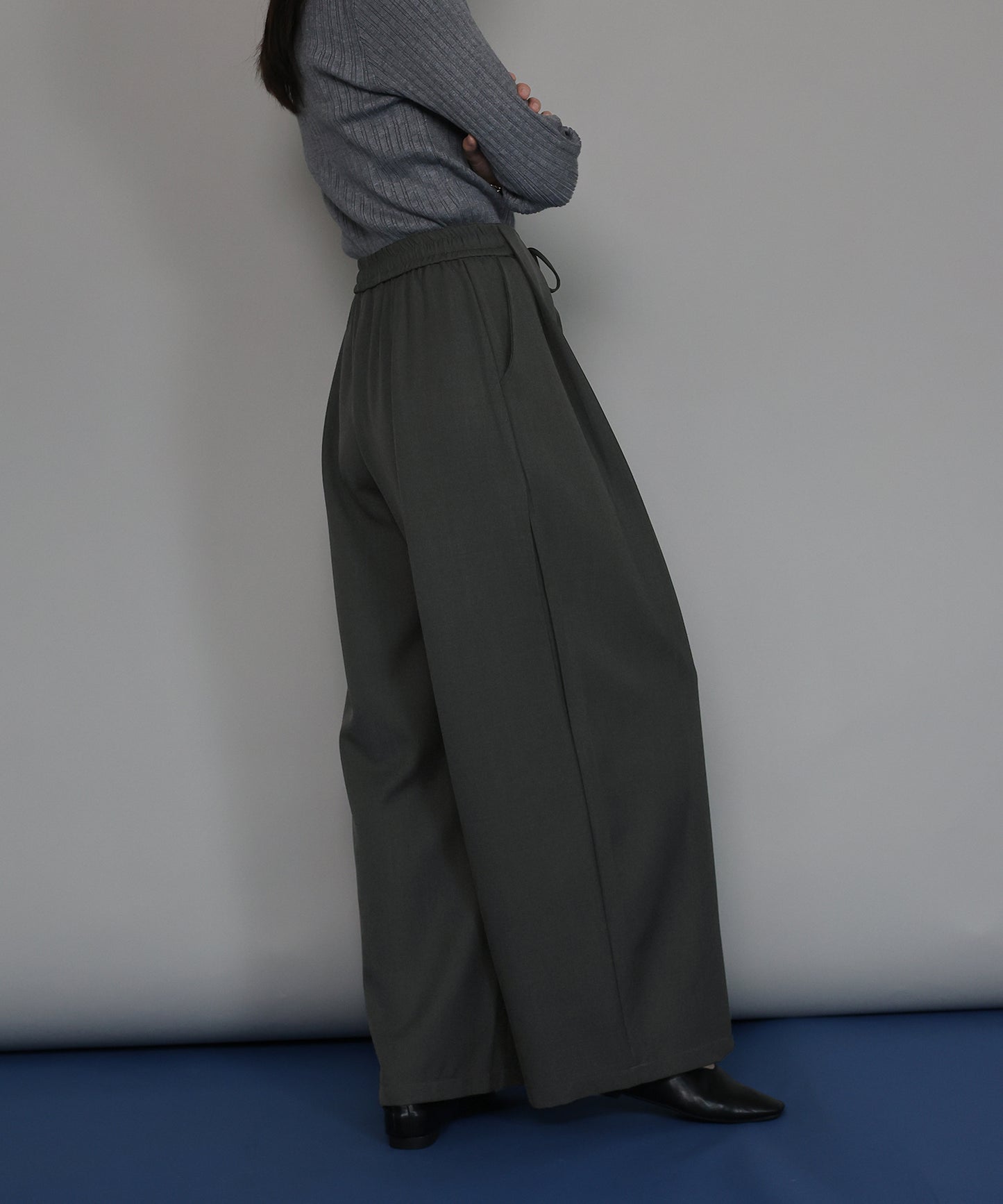 [J by blue]タックワイドパンツ