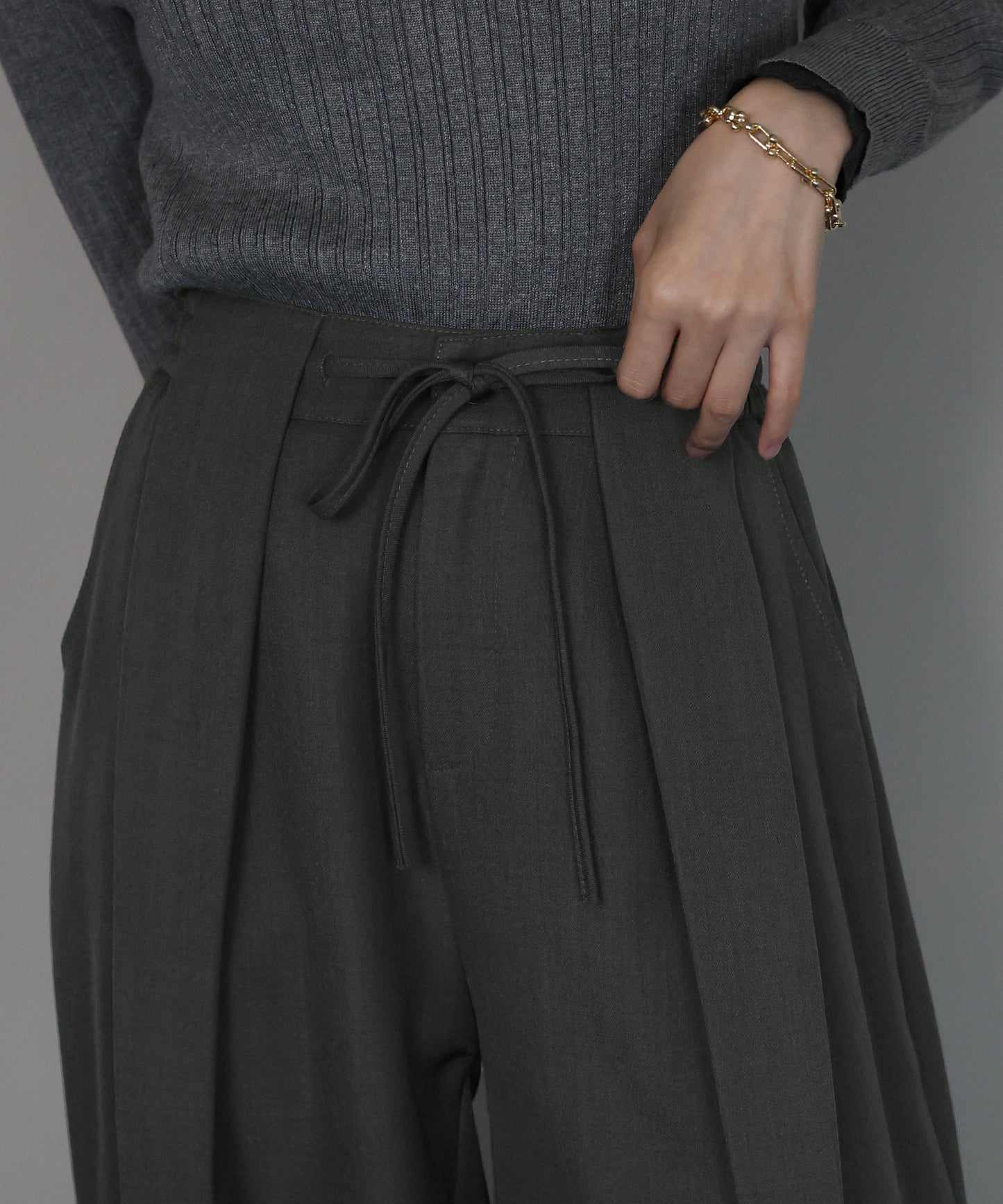 [J by blue]タックワイドパンツ