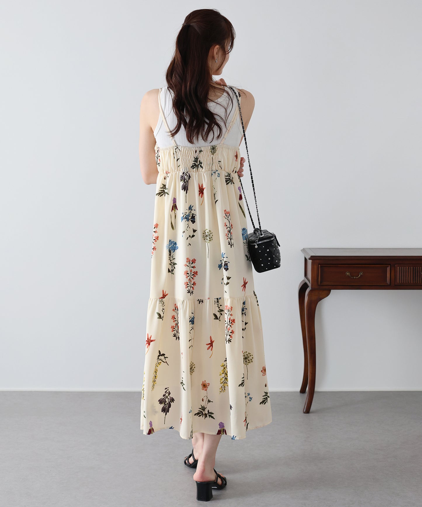 フラワーシャーリングキャミワンピース