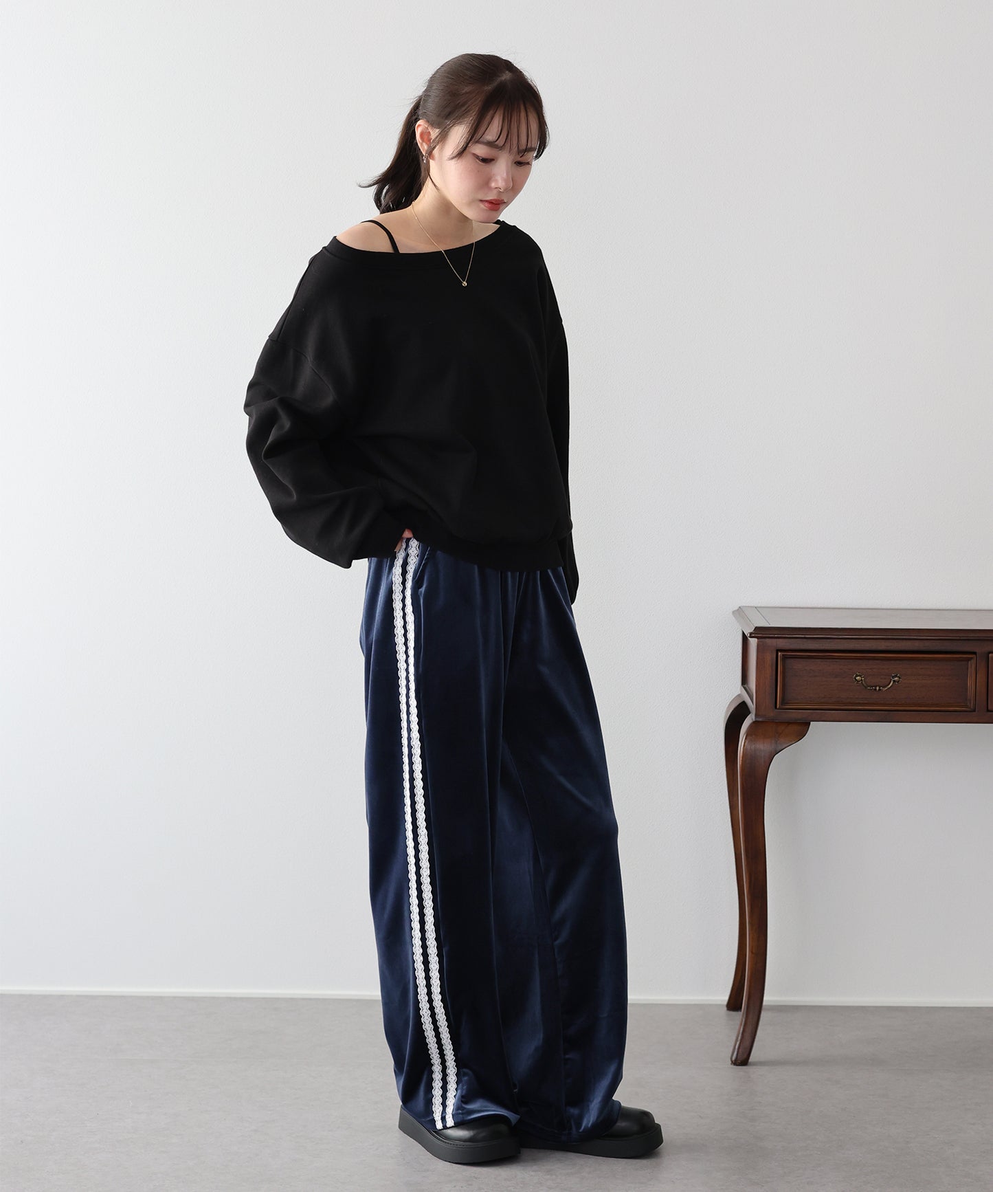 【早割5％OFF】サイドレースベロアパンツ