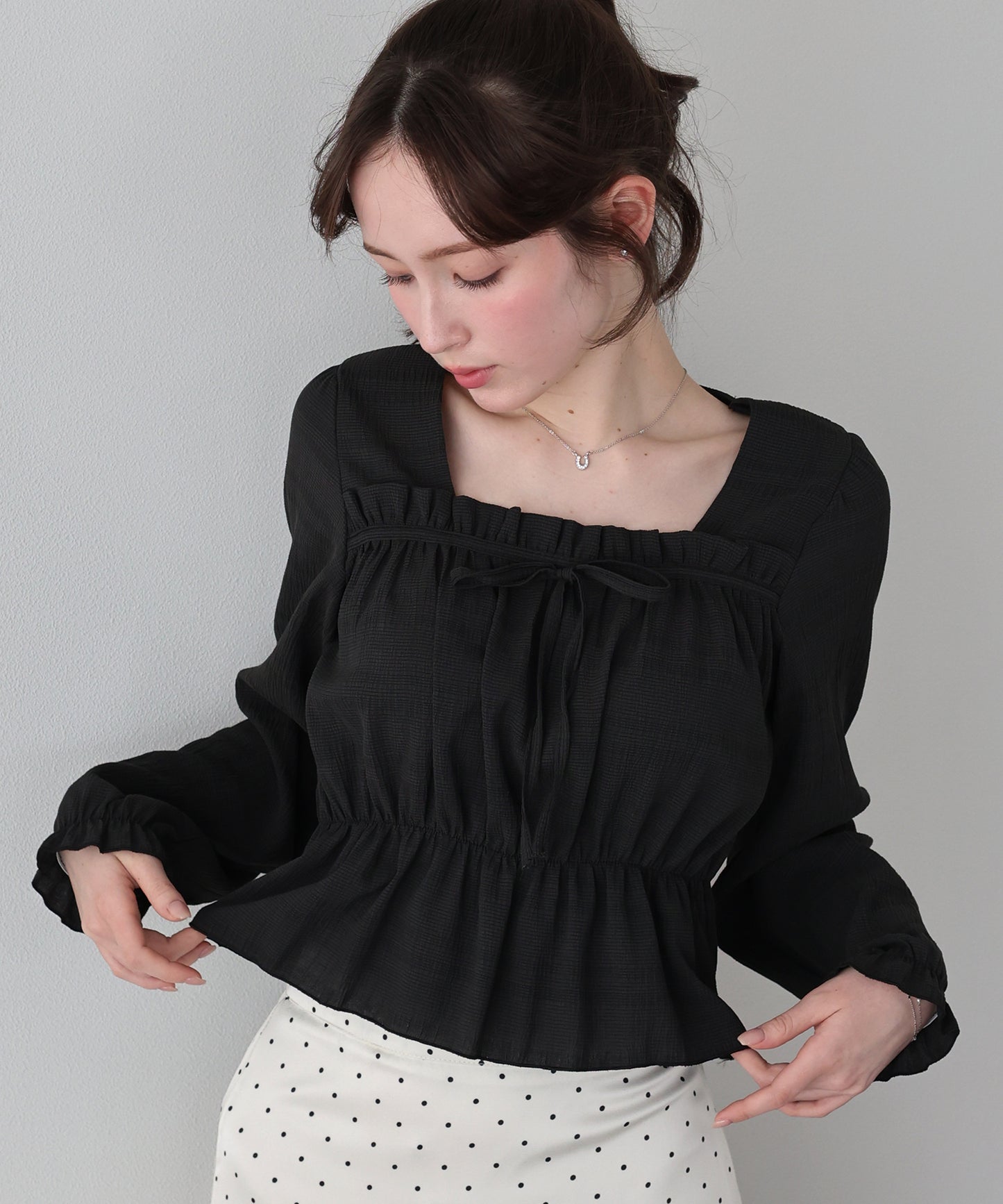 【早割5％OFF】スクエアネックギャザーブラウス【ネコポス】
