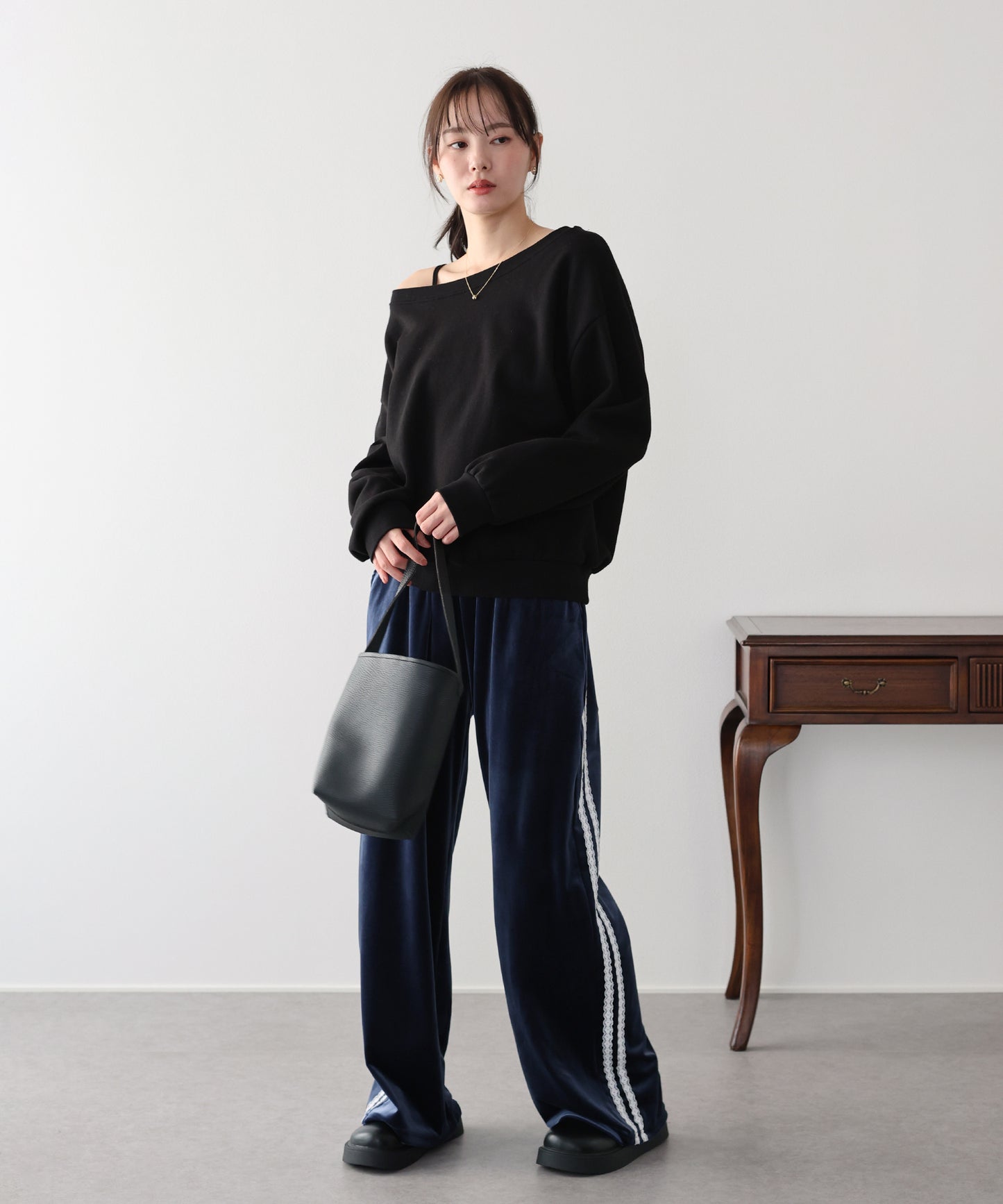 【早割5％OFF】サイドレースベロアパンツ