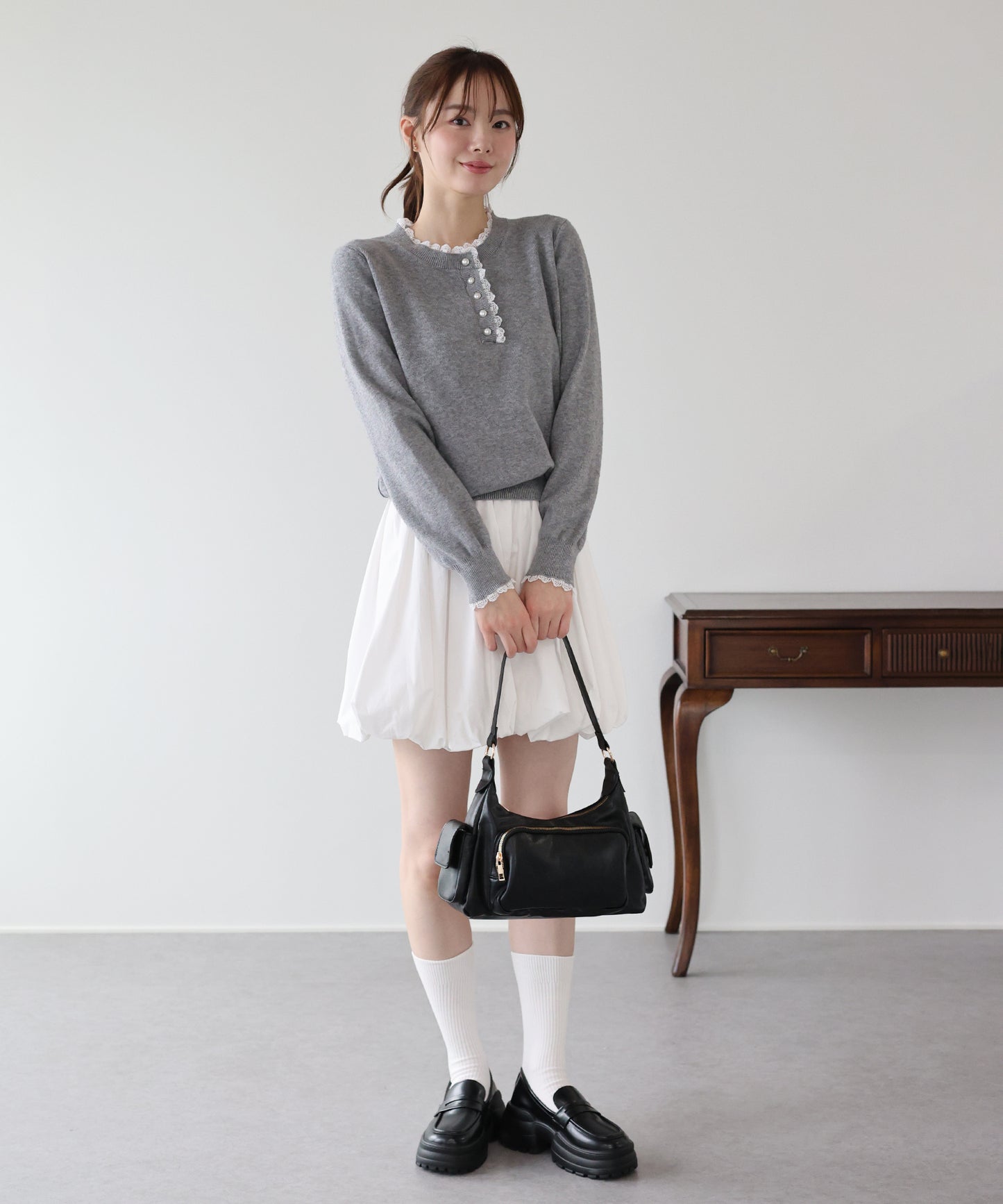 レースパールボタンニット