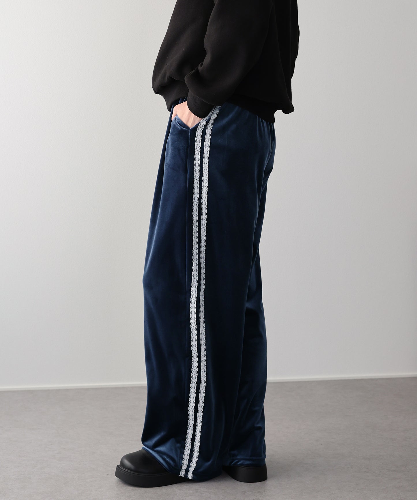 【早割5％OFF】サイドレースベロアパンツ