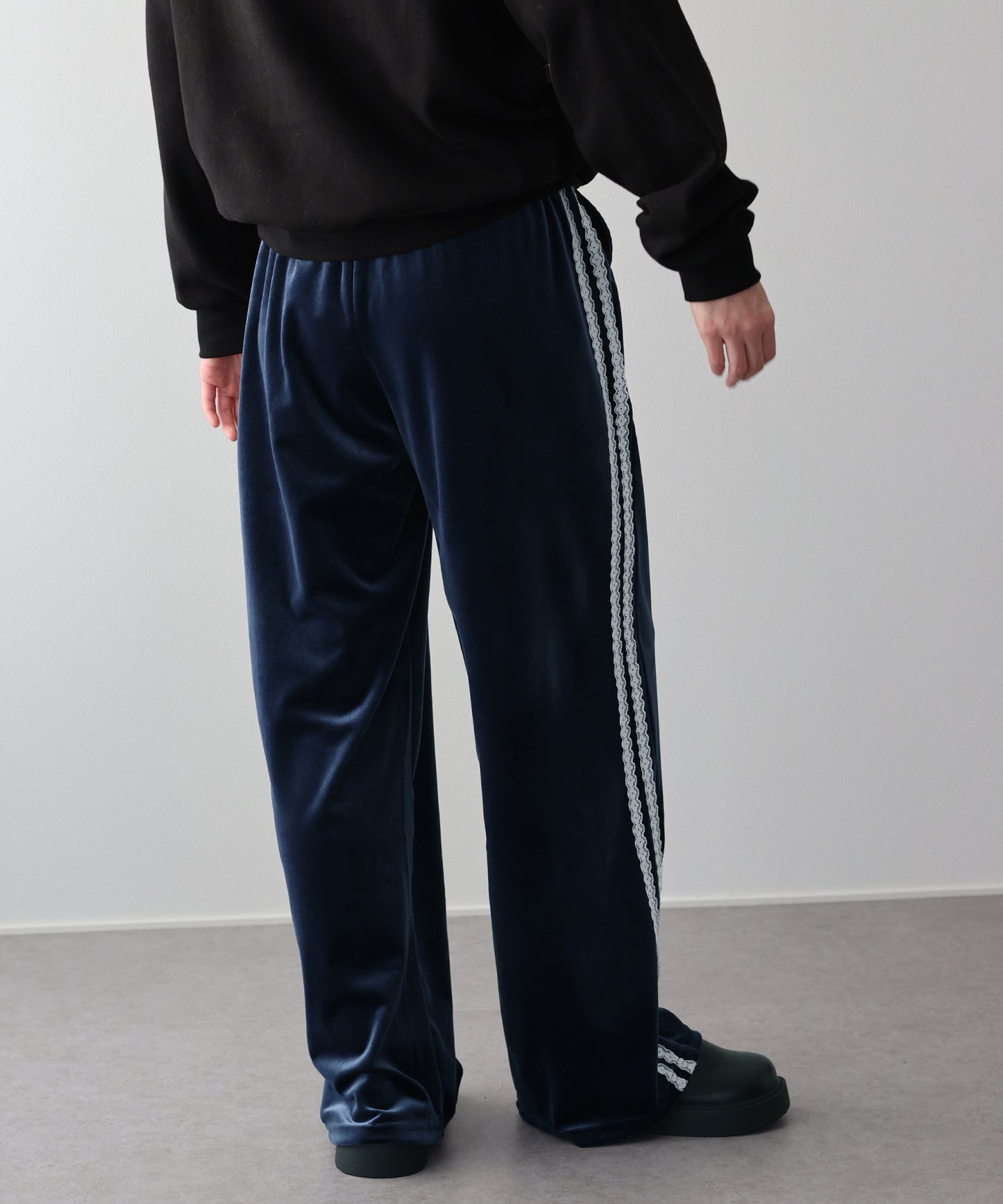 【早割5％OFF】サイドレースベロアパンツ