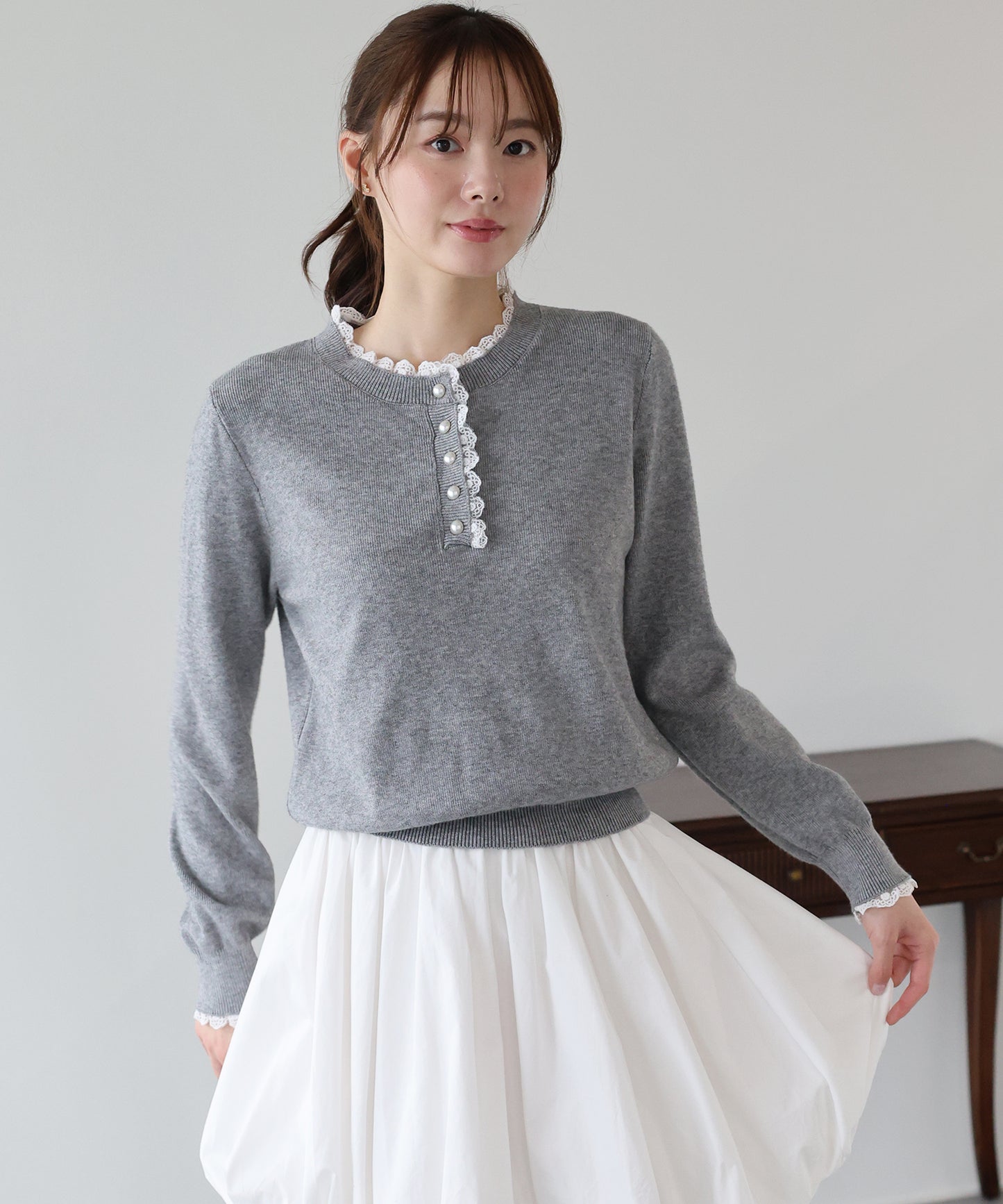レースパールボタンニット