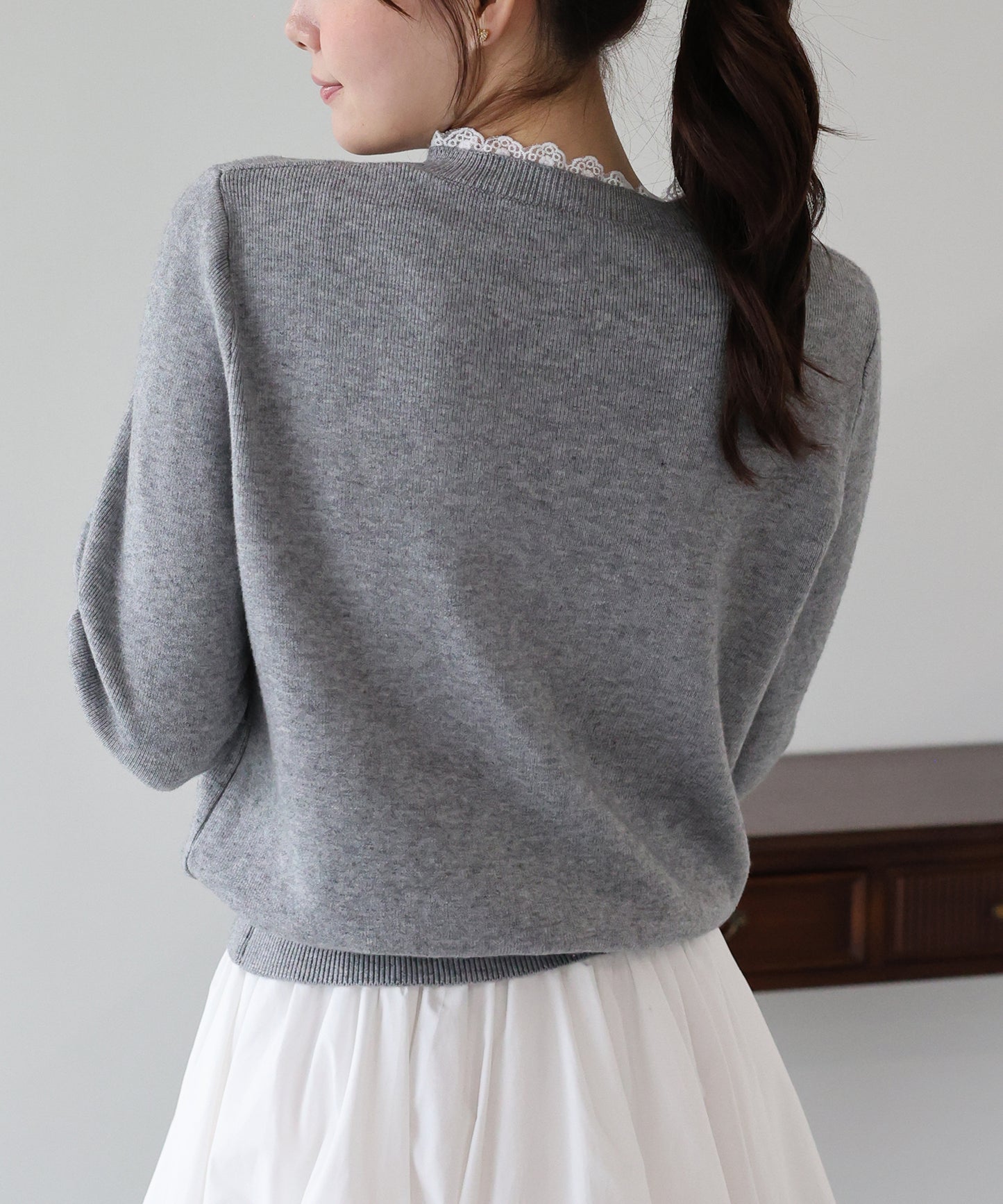 レースパールボタンニット