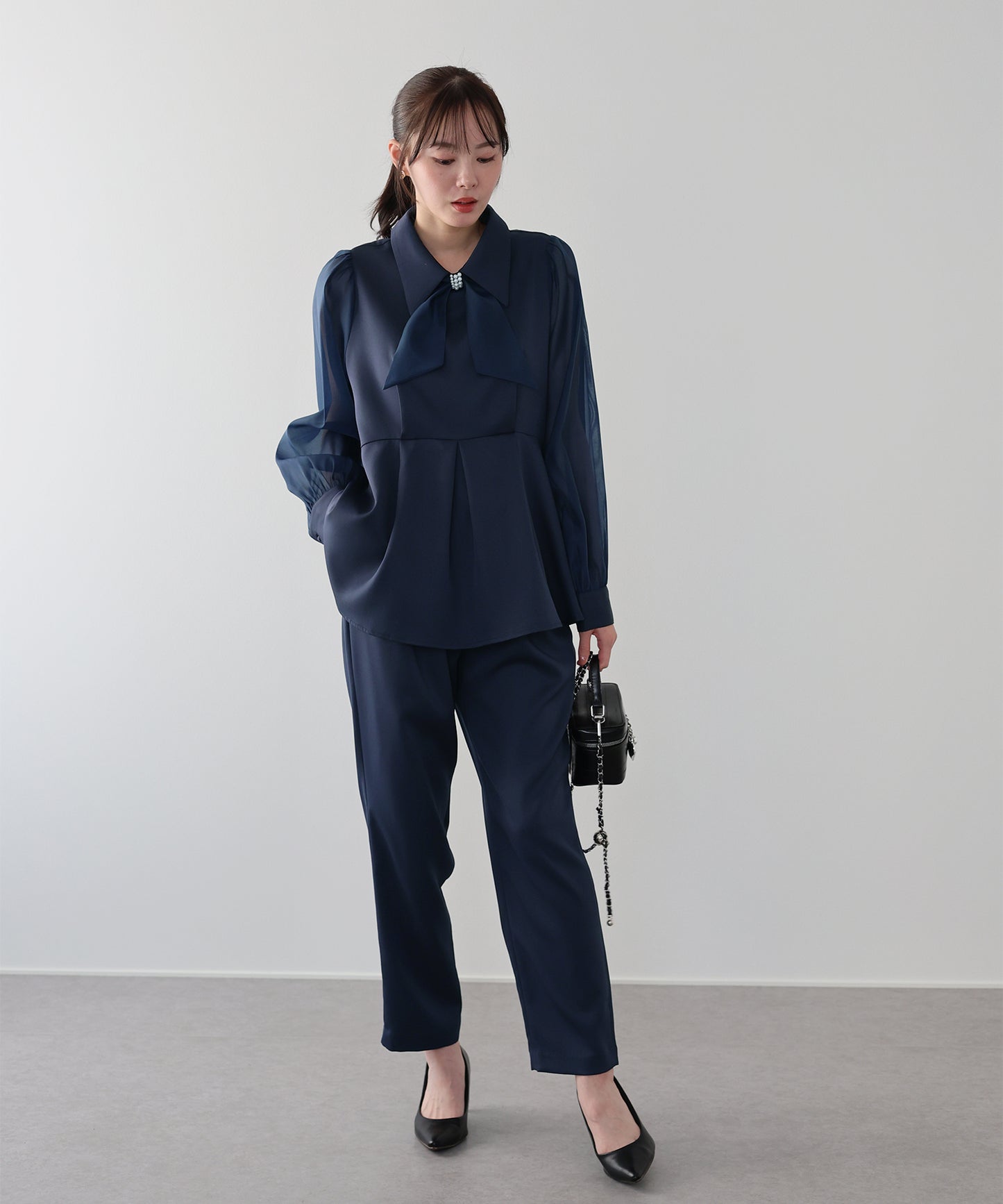 パールモチーフペプラムブラウス＆パンツセット