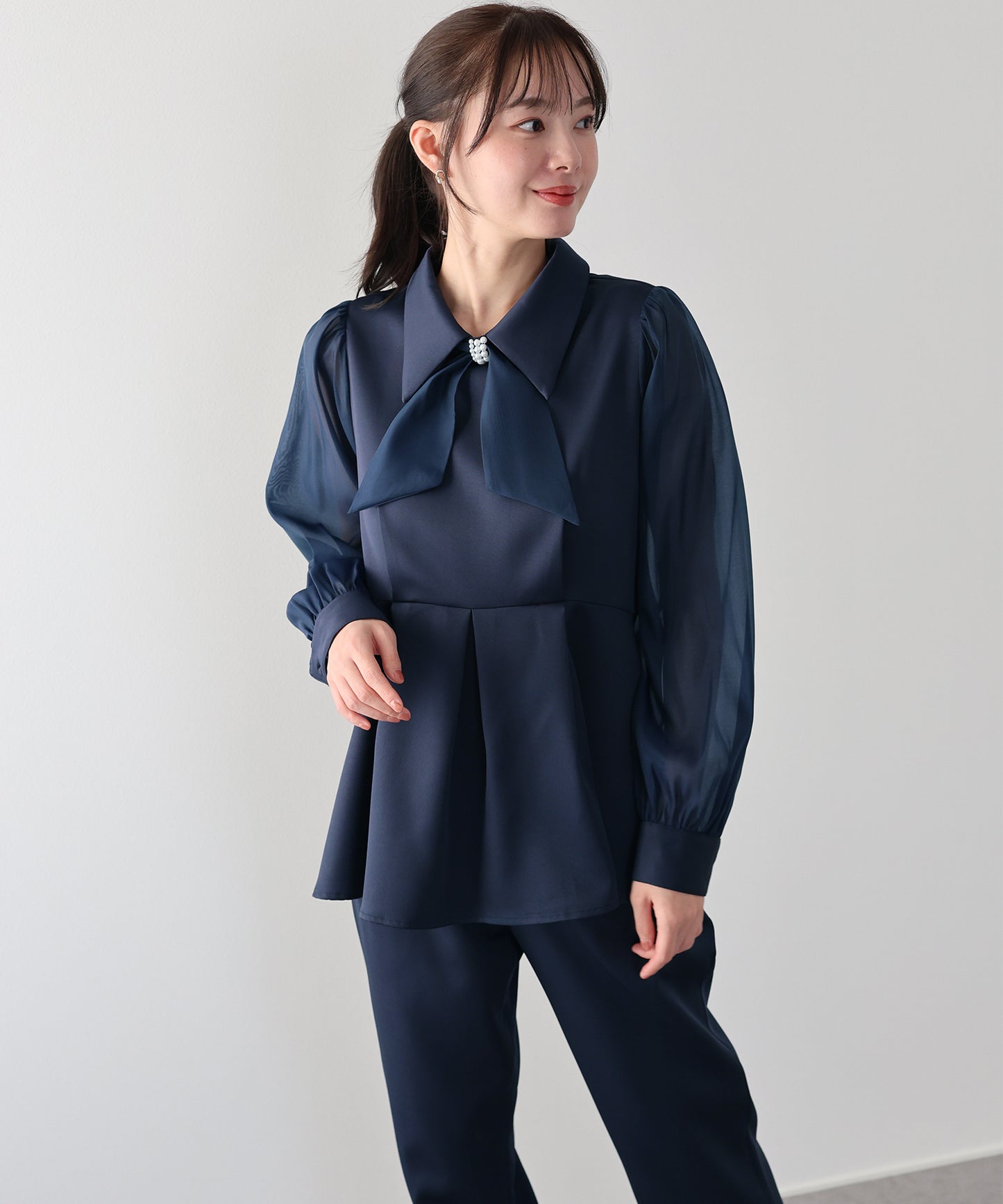 パールモチーフペプラムブラウス＆パンツセット