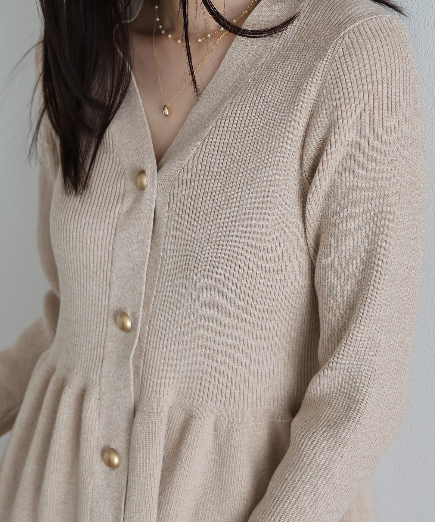 ゴールドボタンペプラムカーディガン[J by blue]