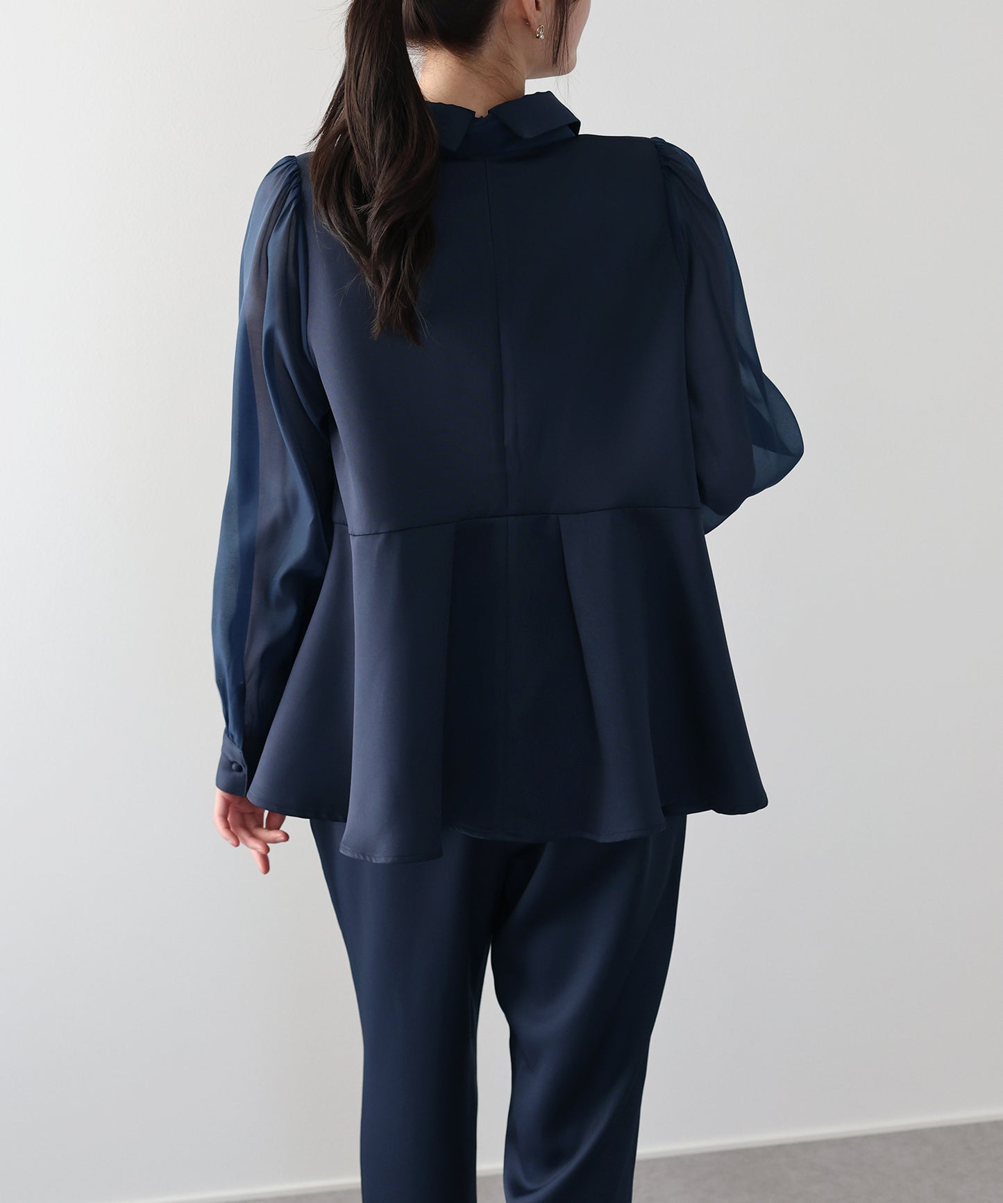 パールモチーフペプラムブラウス＆パンツセット